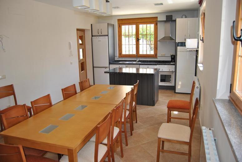 Seven-Bedroom House - Photo 11