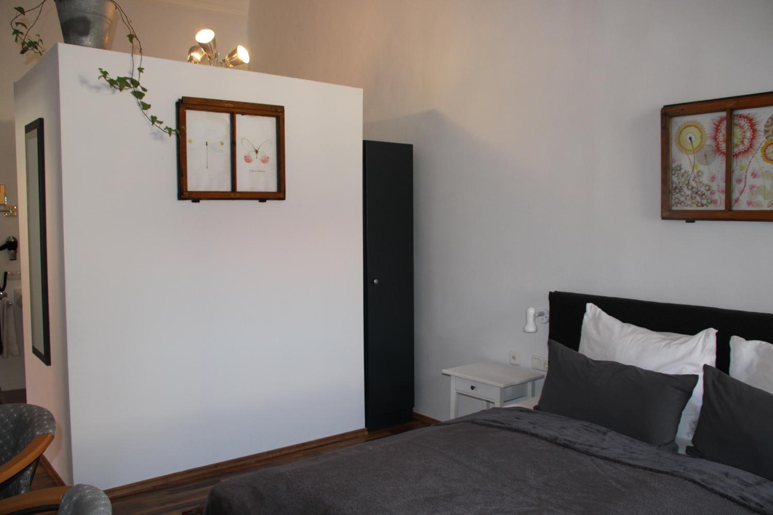 Small Double Room - Photo 22