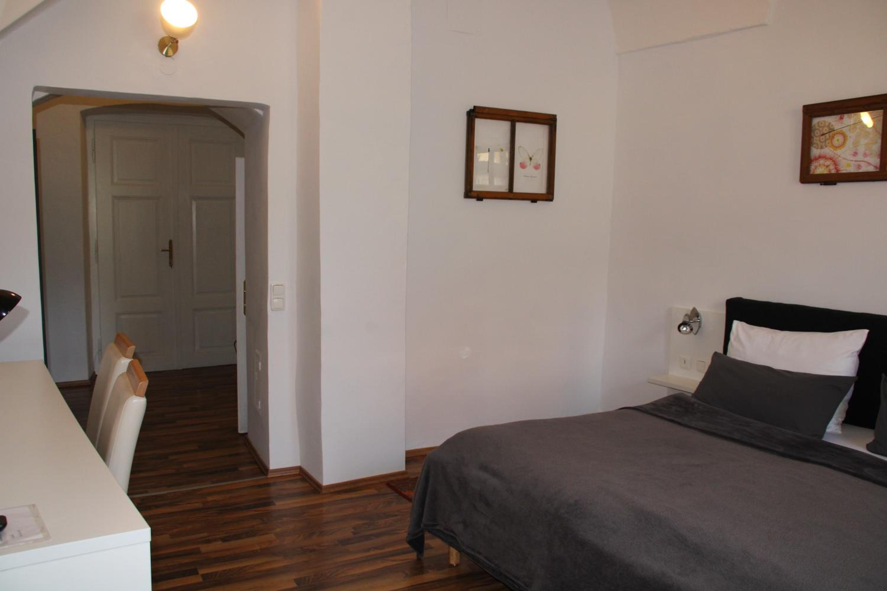 Small Double Room - Photo 19