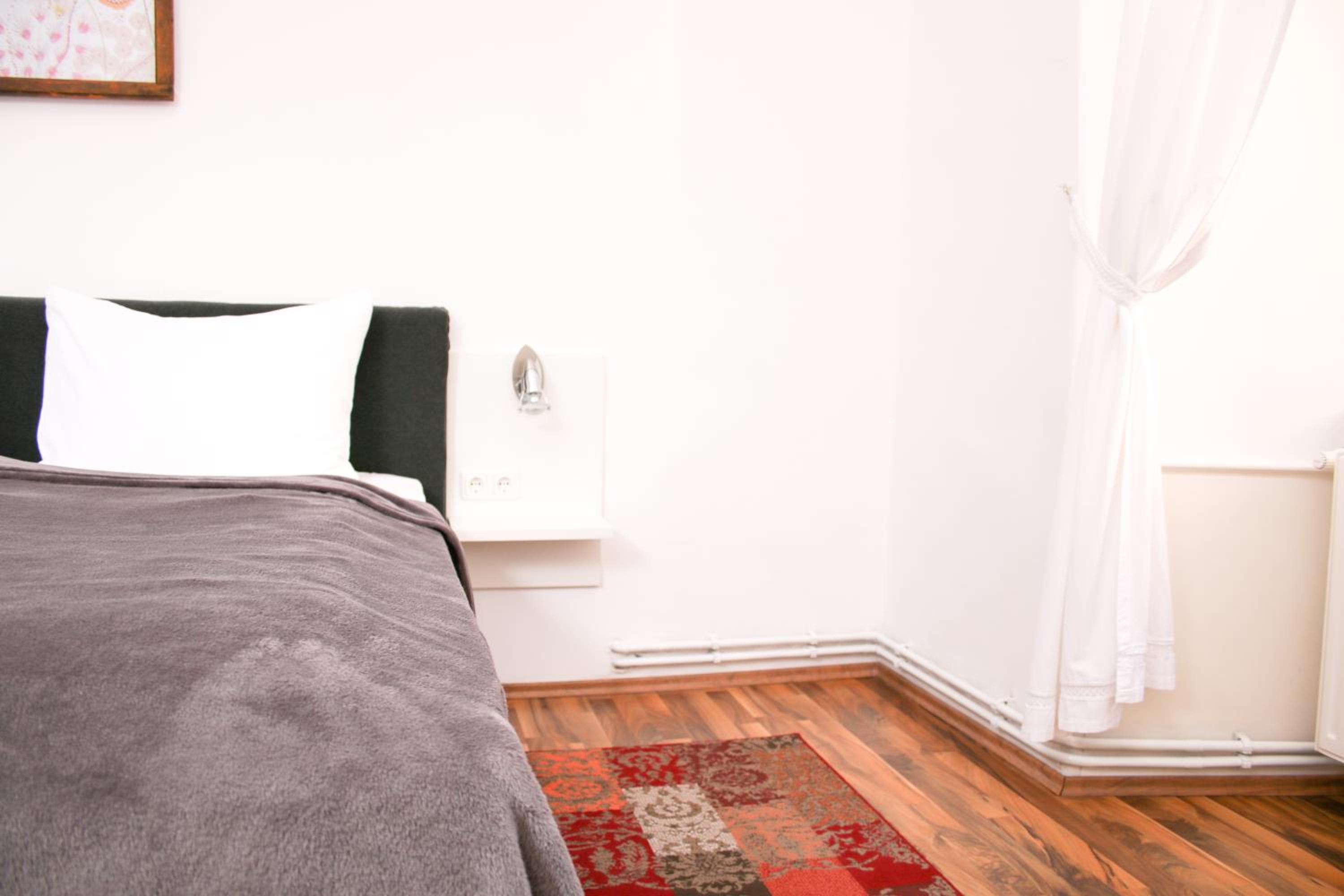 Large Double Room - Photo 47