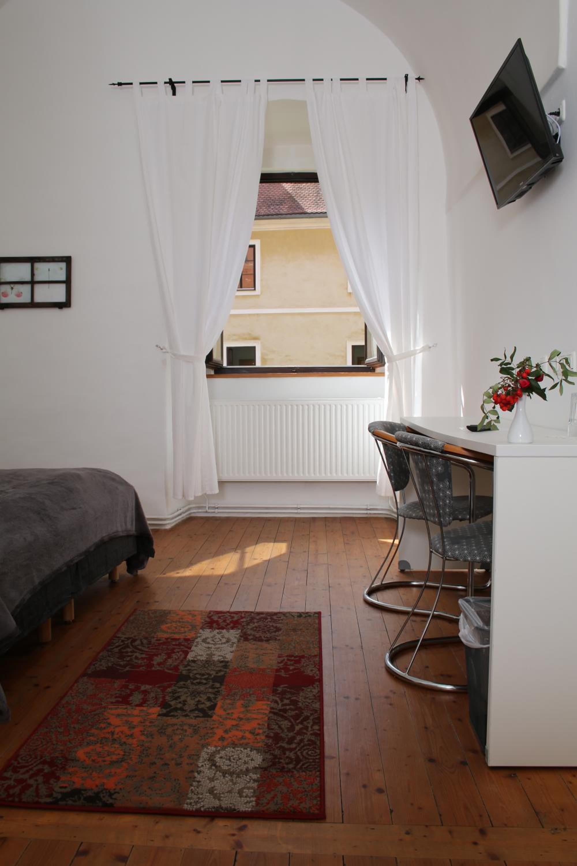 Large Double Room - Photo 46