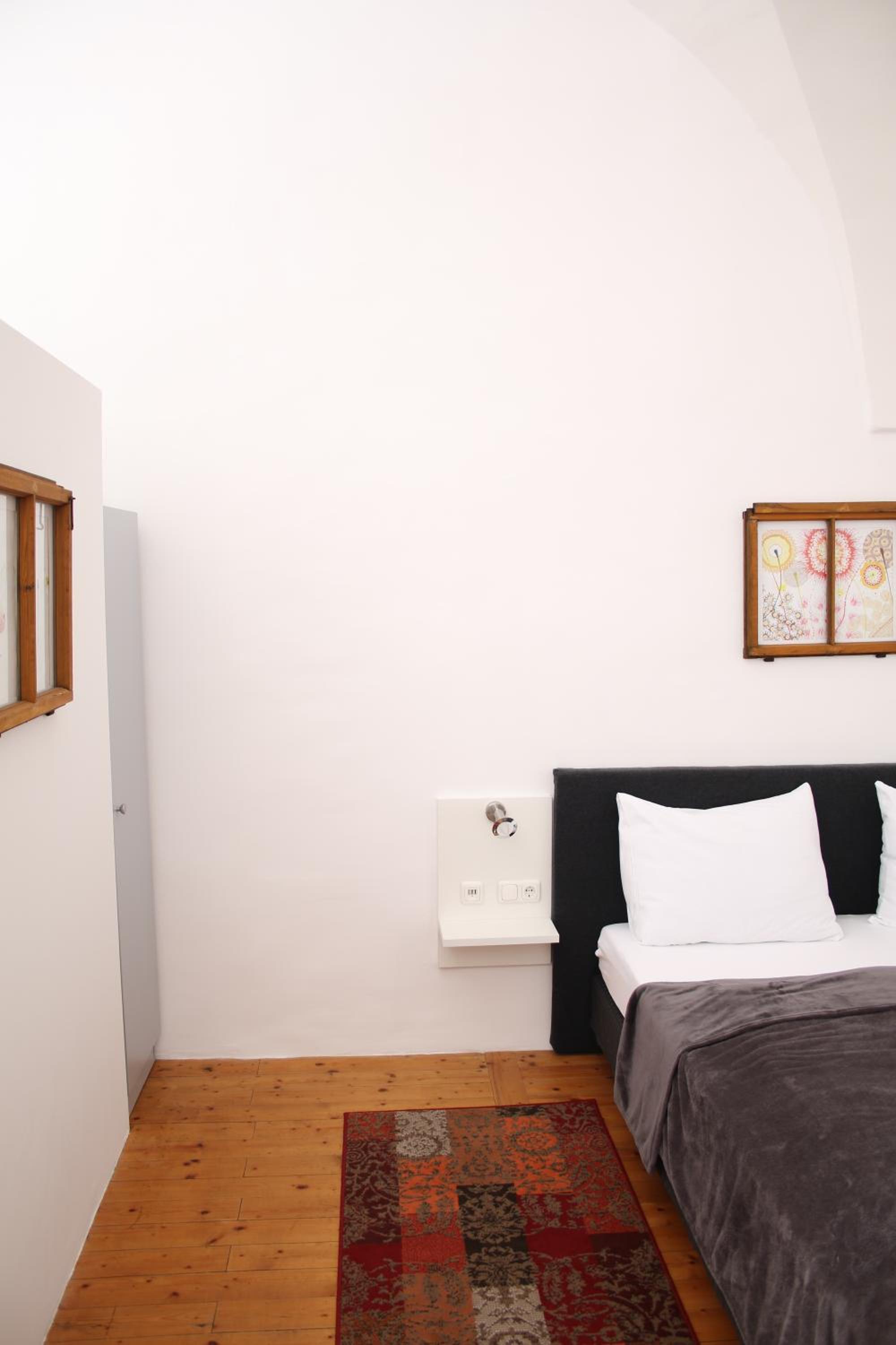 Large Double Room - Photo 40