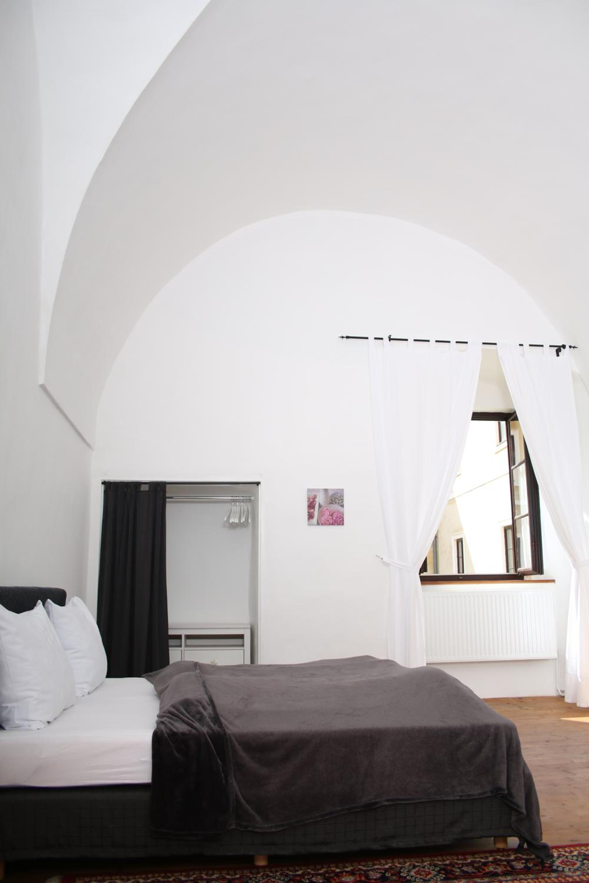 Large Double Room - Photo 33