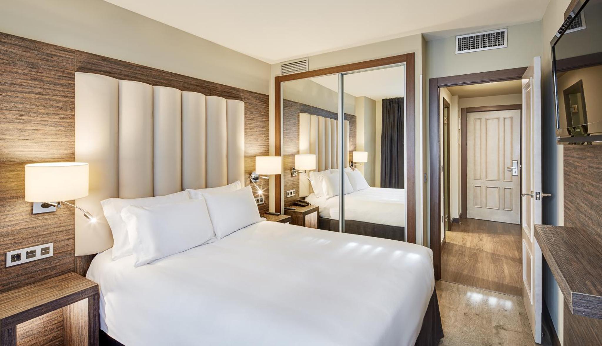 Superior Double or Twin Room - Photo 3