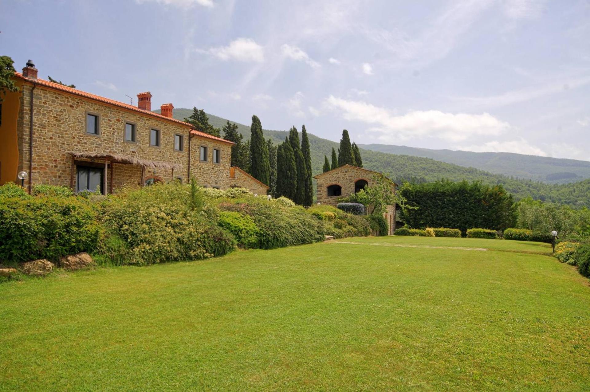 Five-Bedroom Villa - Split Level  - Photo 2