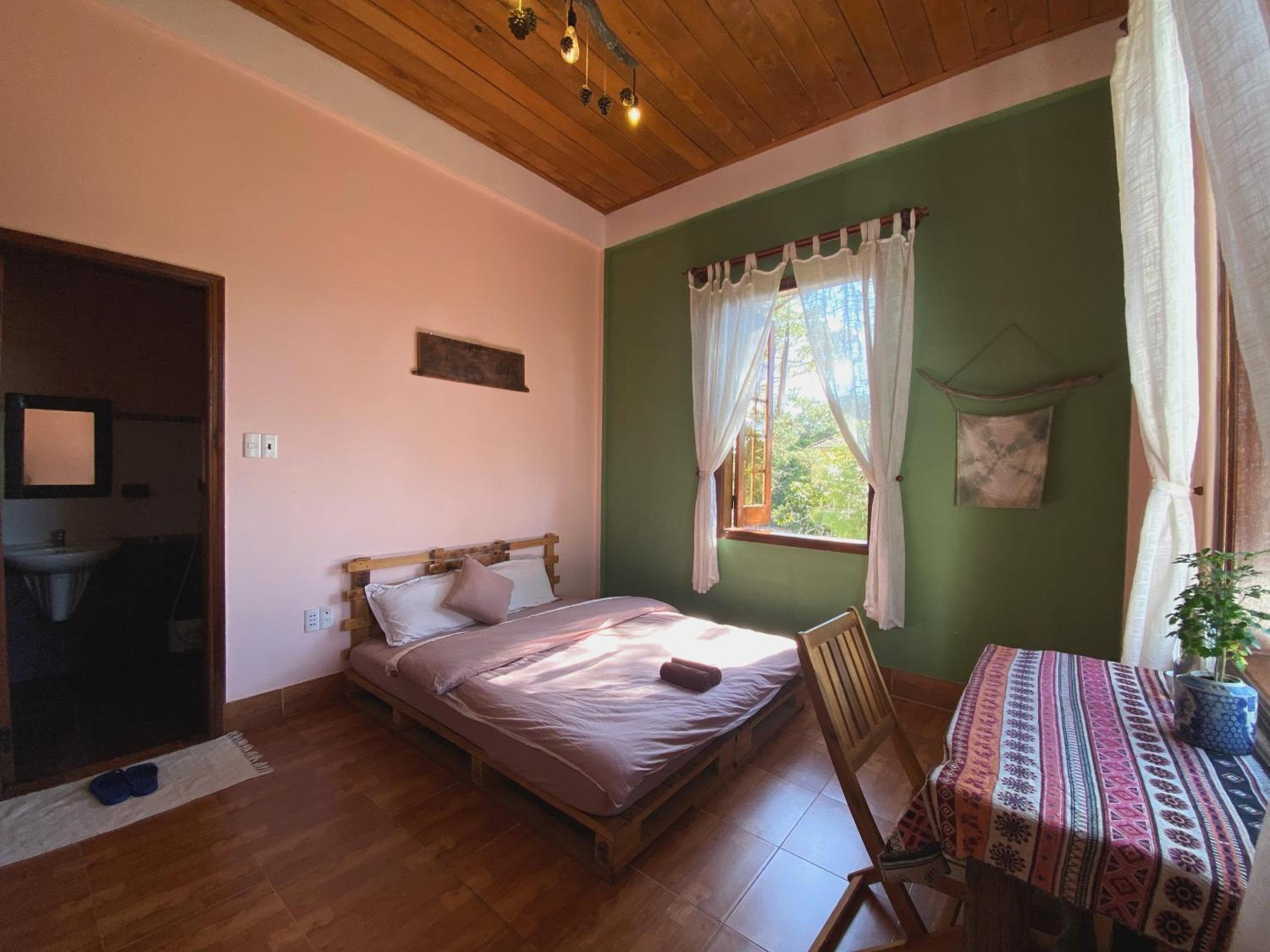 Deluxe Room (2 Adults + 1 Child) photo 1
