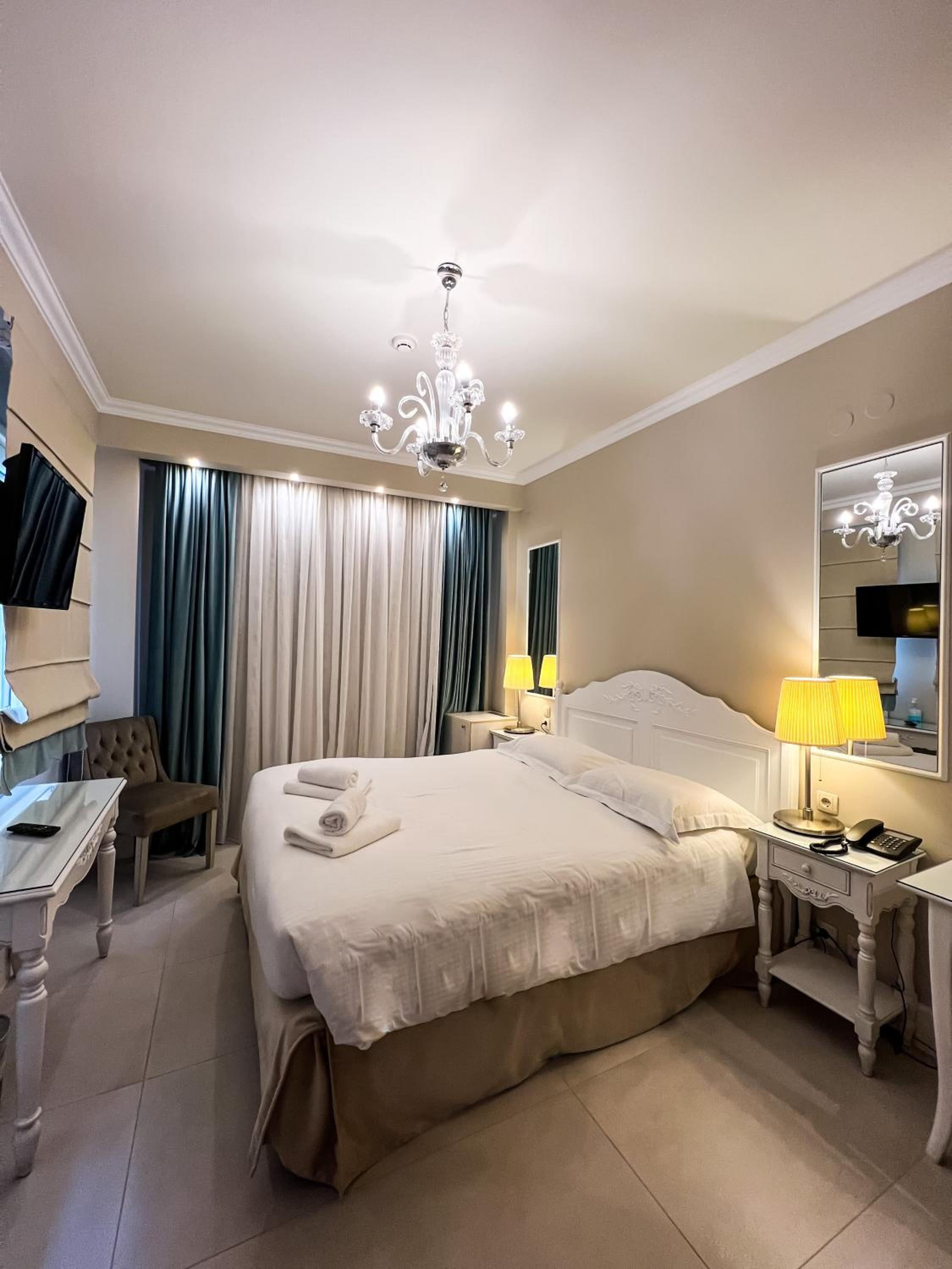 Superior Double Room - Photo 1
