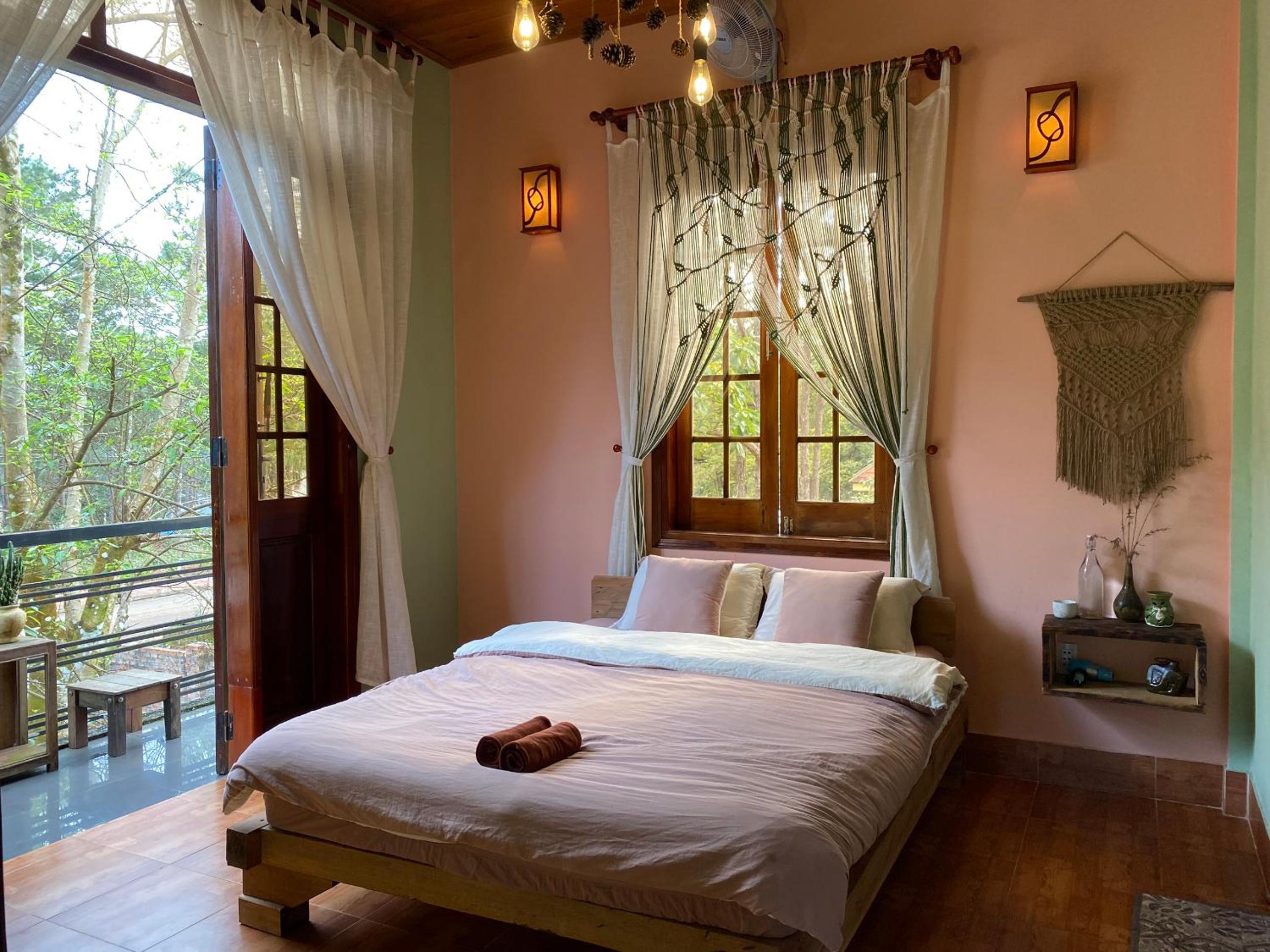 Deluxe Double Room with Balcony photo 1