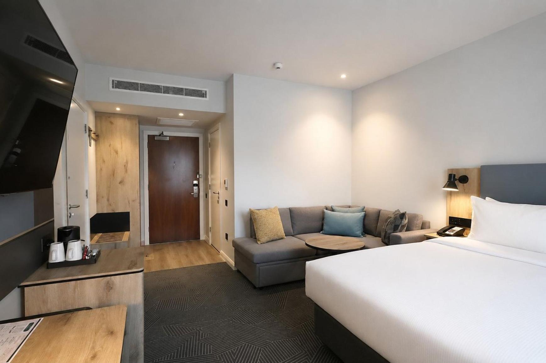 Premium Queen Room with sofa bed