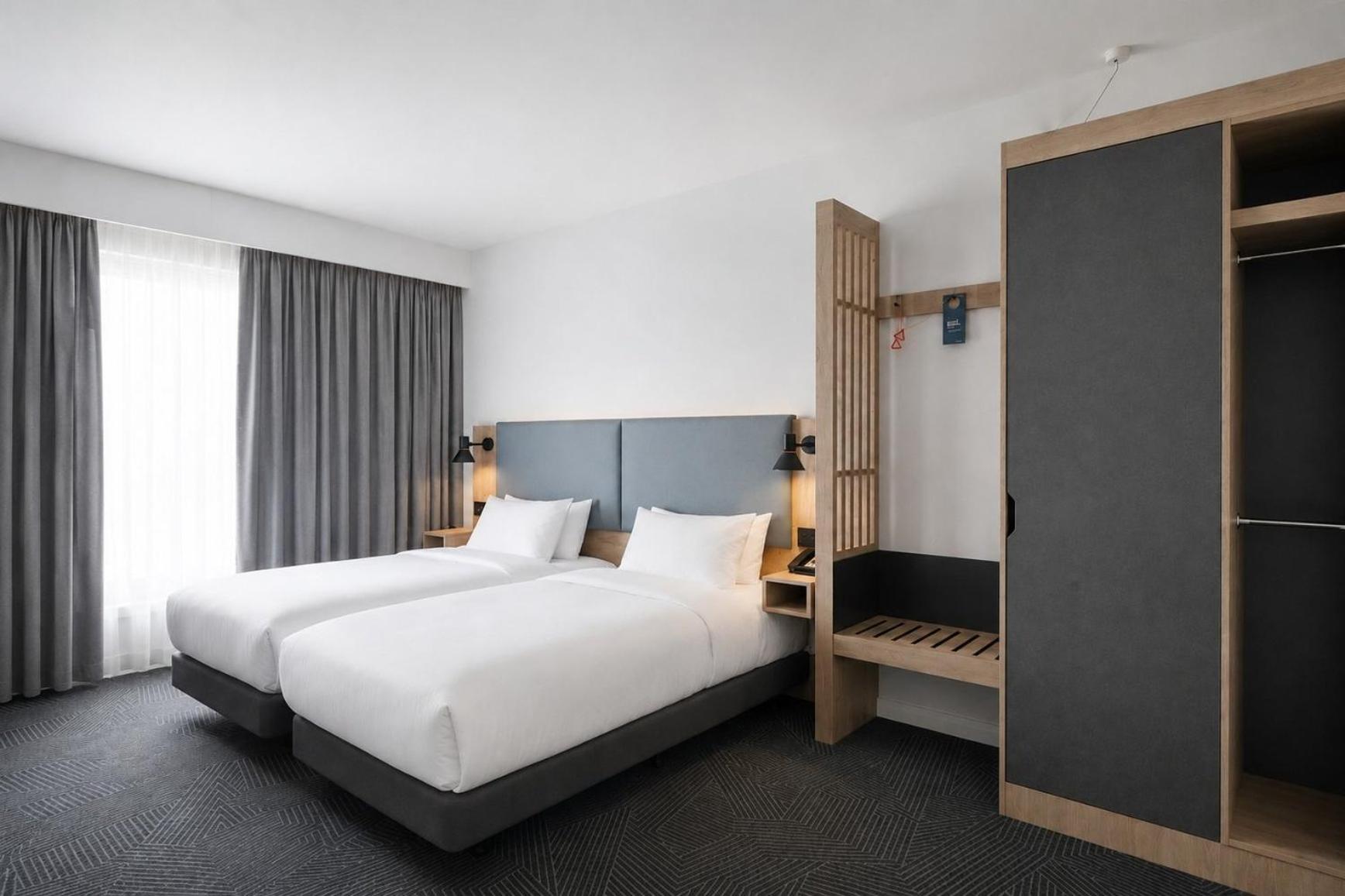 Standard Room with Two Single Beds - Accessible