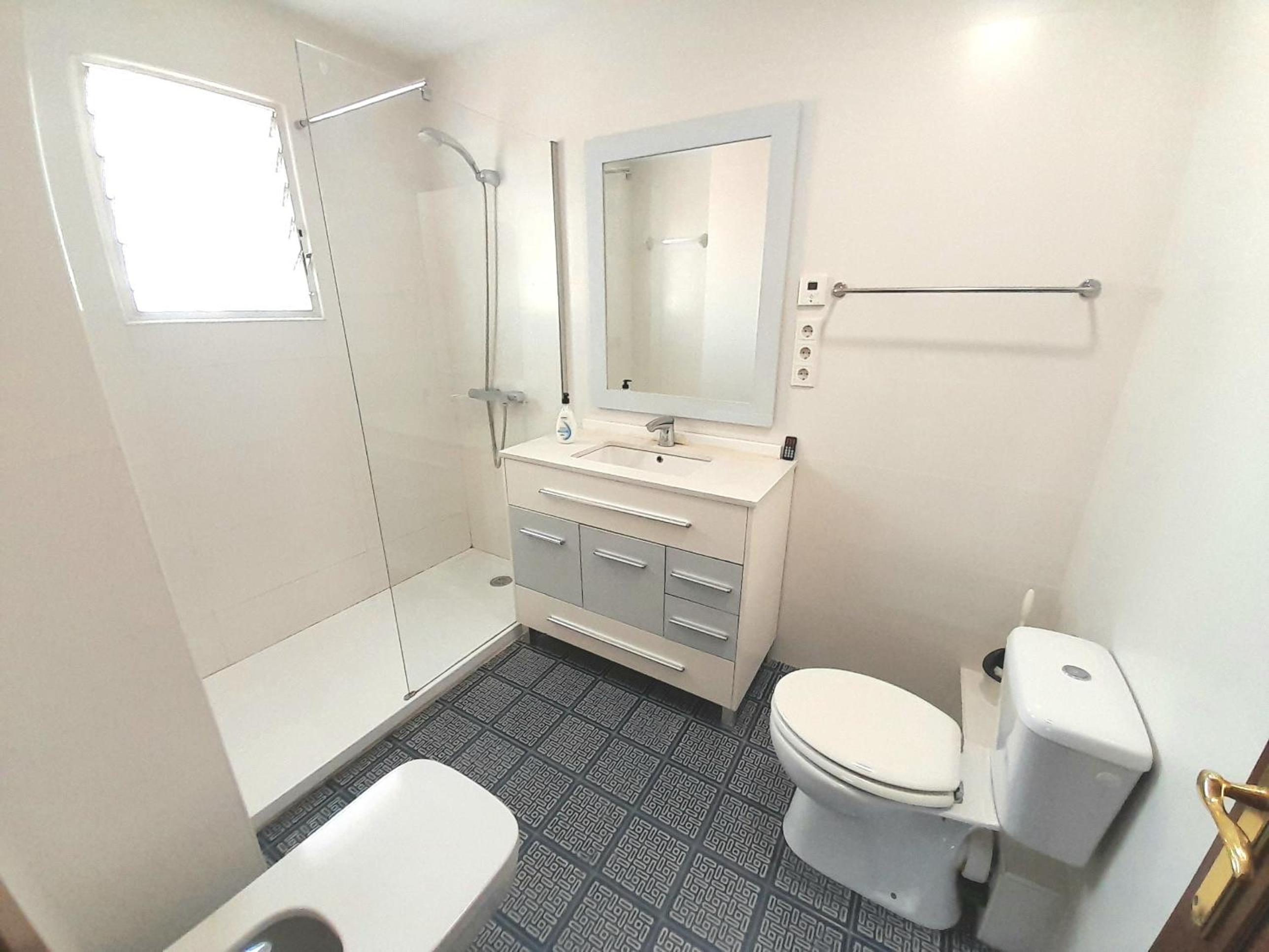 Three-Bedroom Apartment photo 2