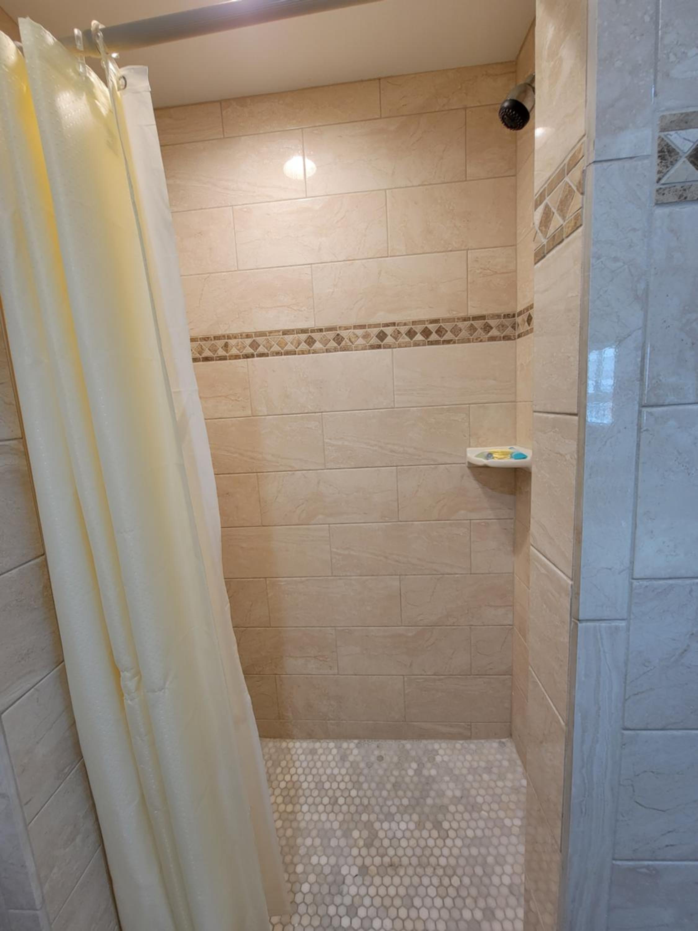 Deluxe King Suite - Photo 4