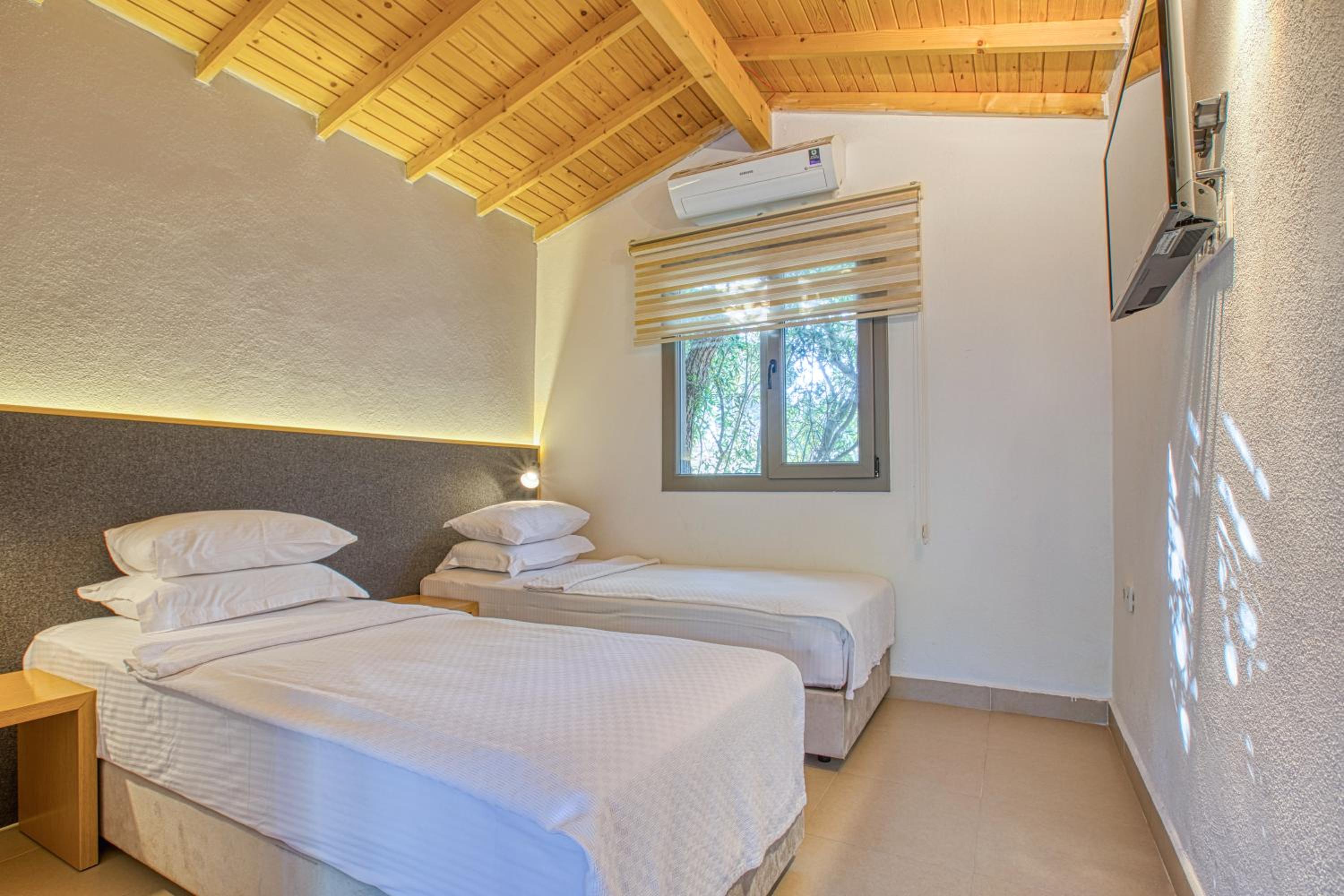 Standard Bungalow - Photo 1