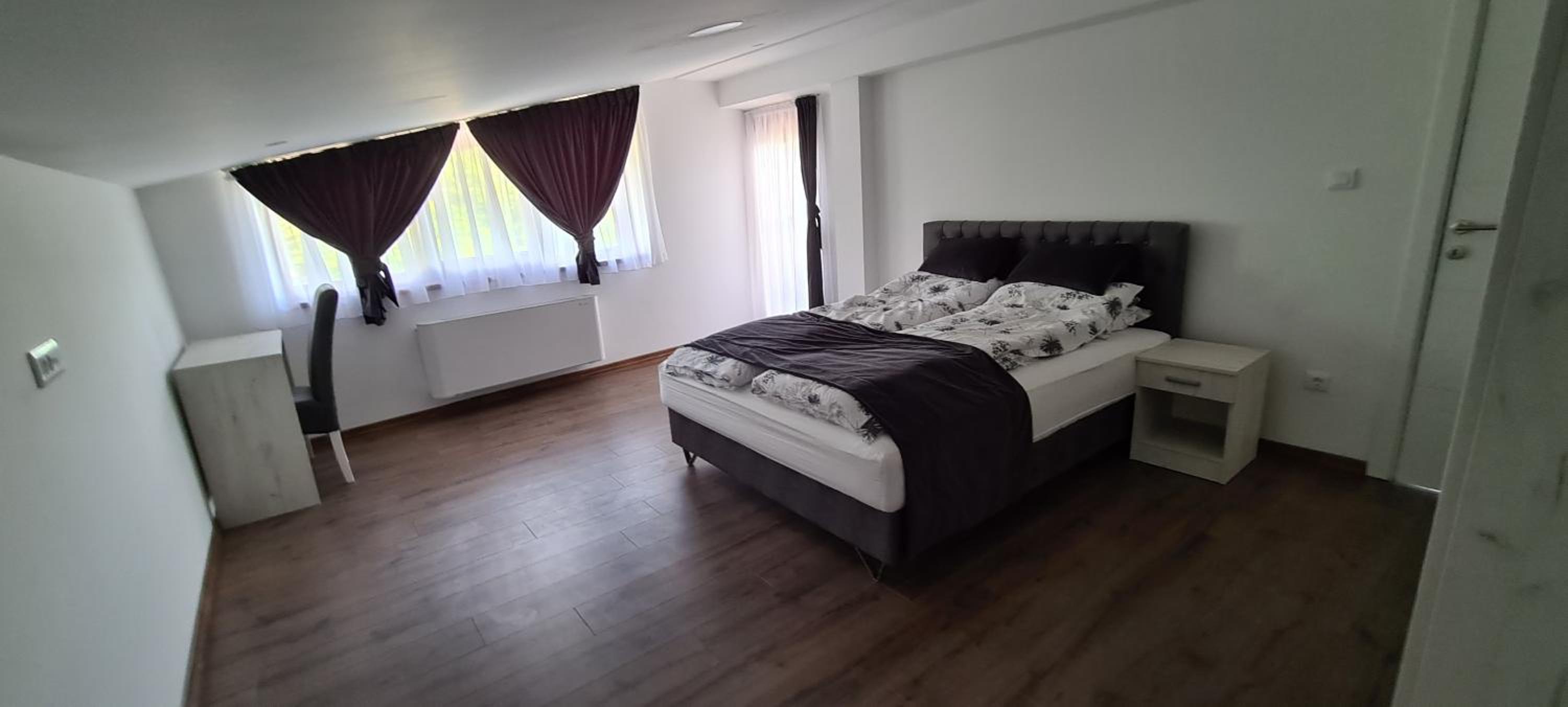 Deluxe Apartment - Photo 2
