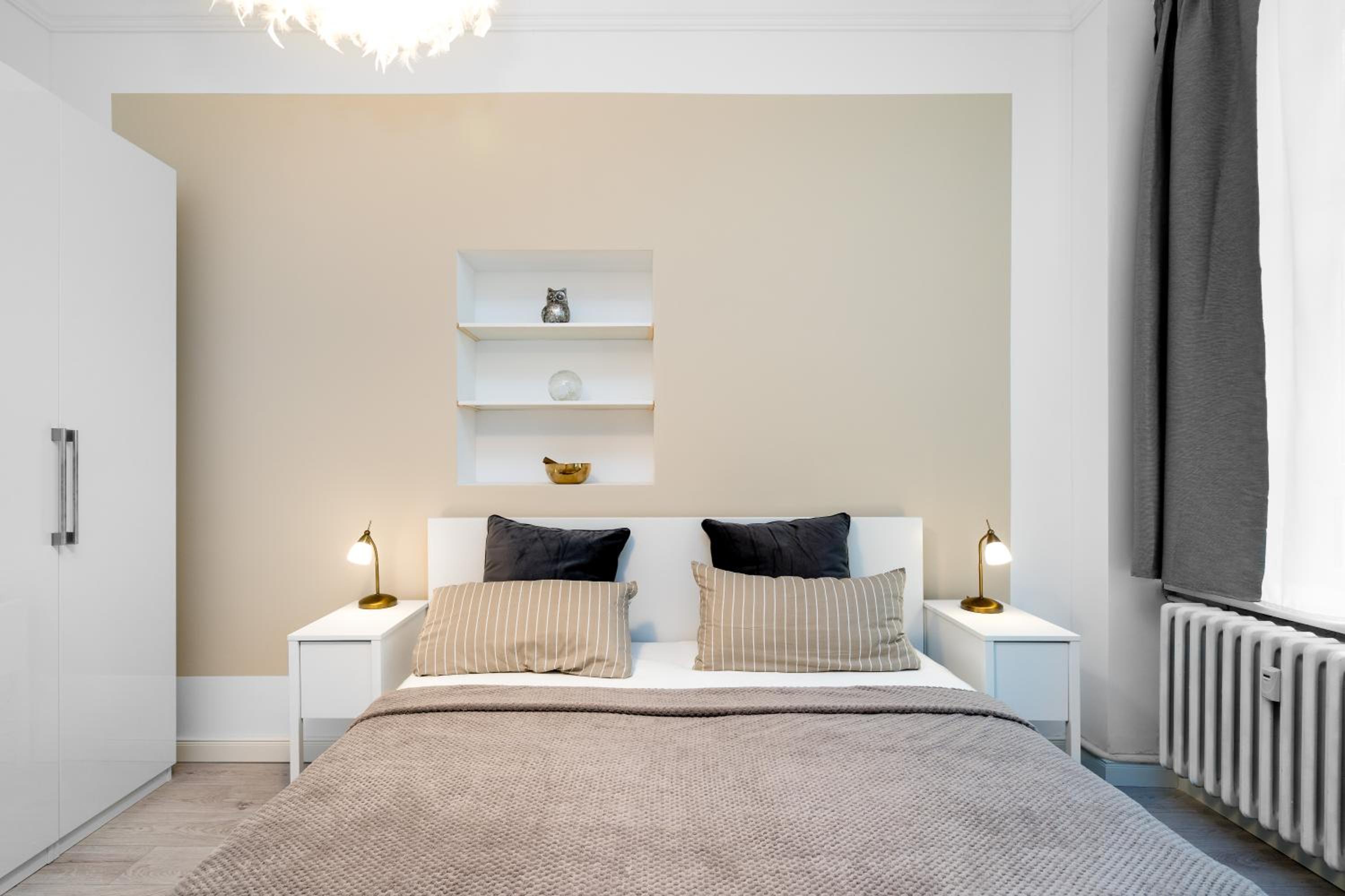 One-Bedroom Apartment photo 1