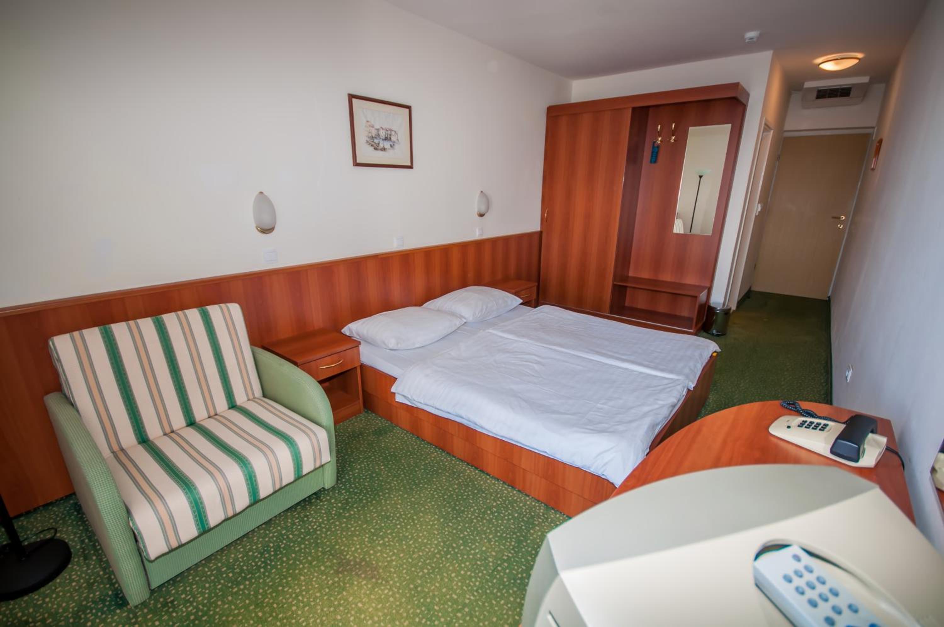 Special Offer - Double Room with Balcony - Half Board Included photo 1