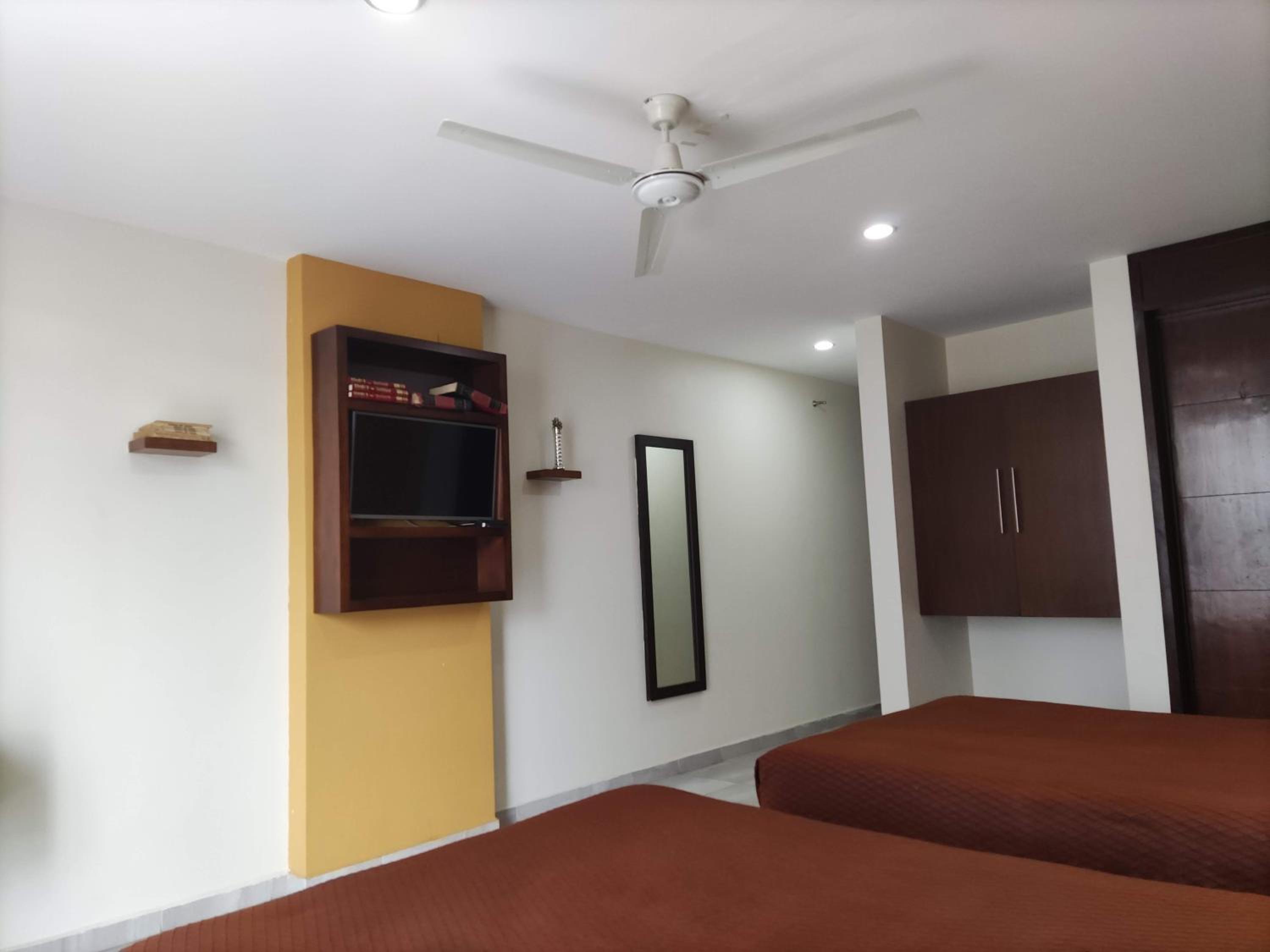 Deluxe Double Room with Two Double Beds - Photo 49