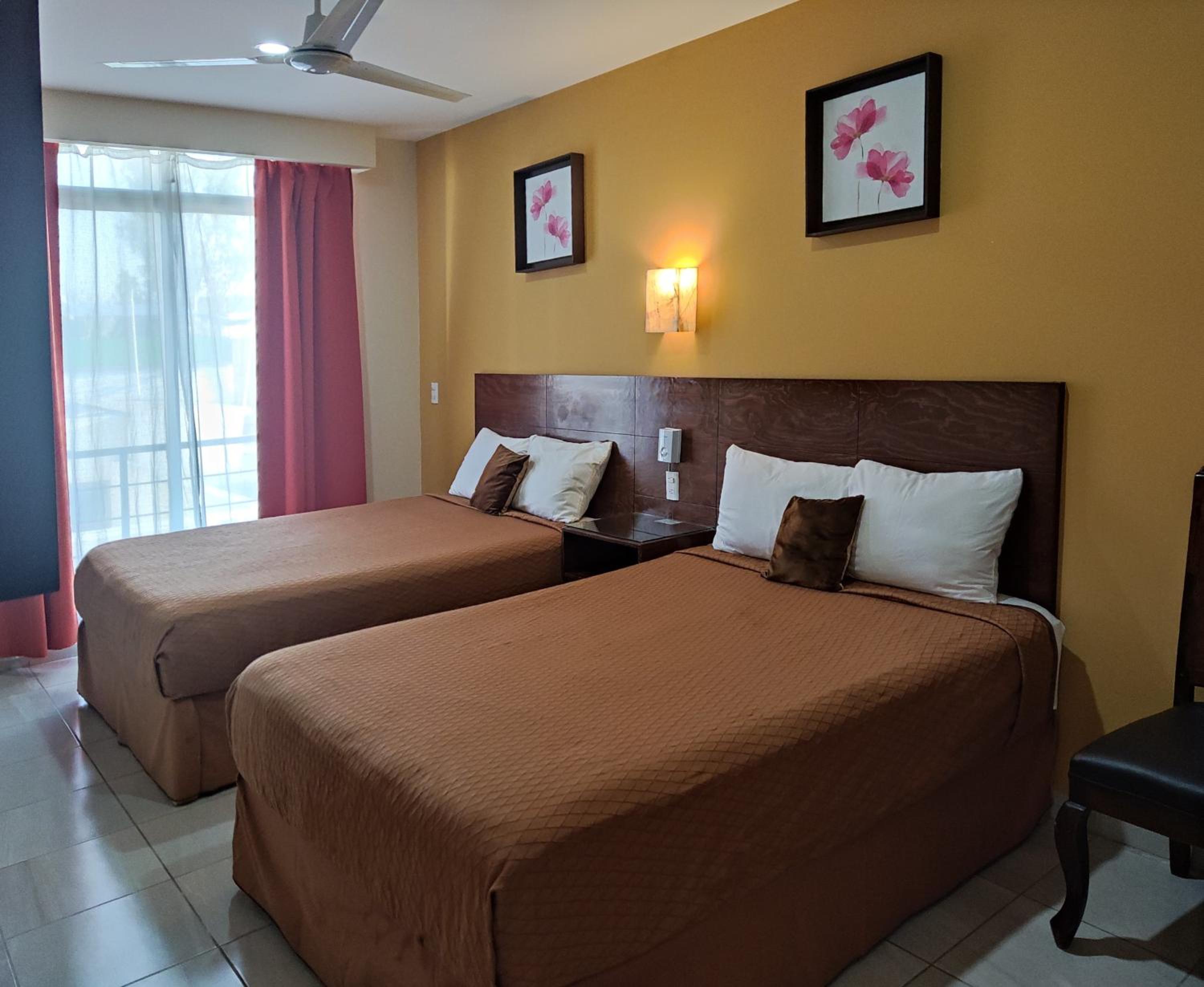 Deluxe Double Room with Two Double Beds - Photo 3