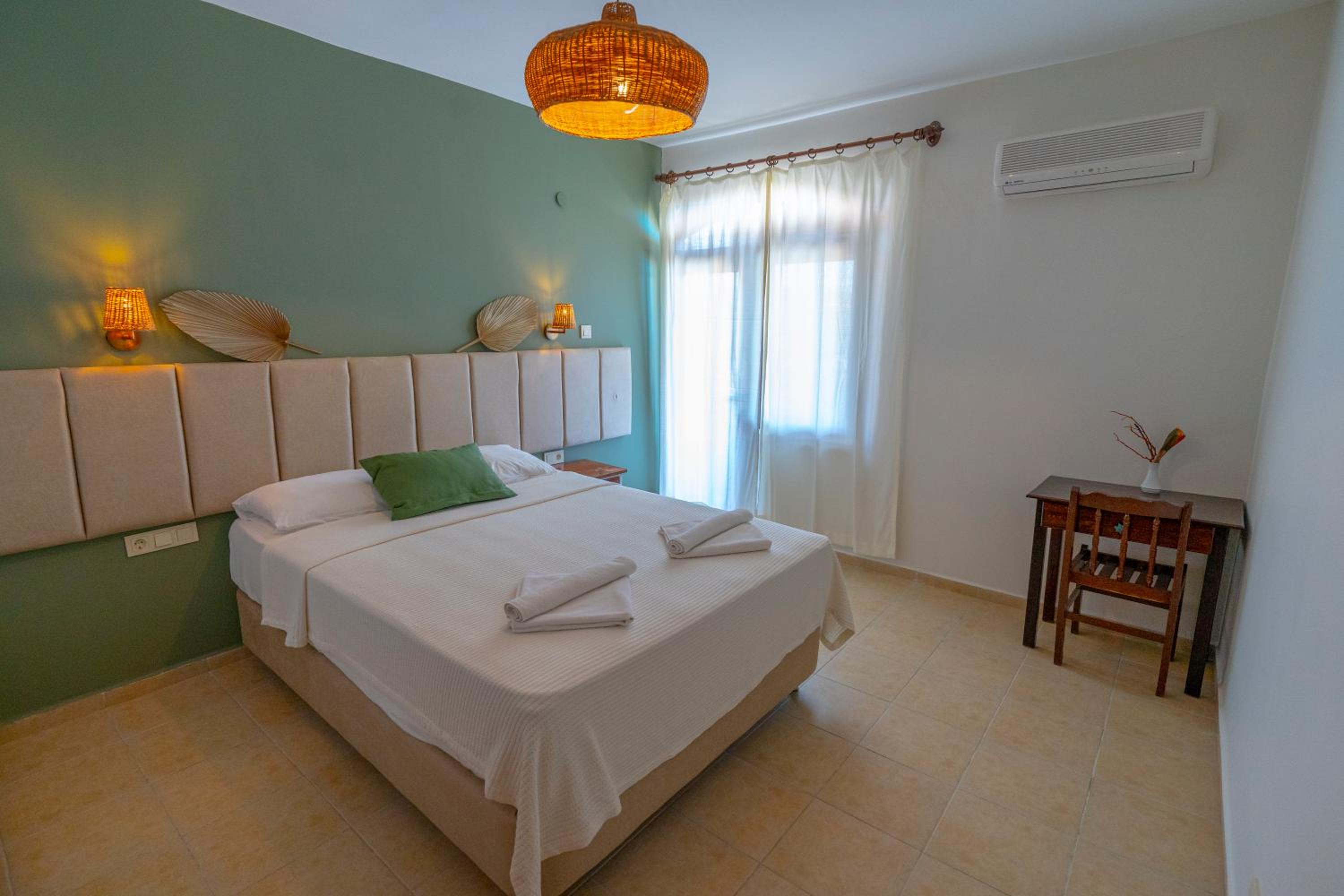 Standard Double or Twin Room photo 3