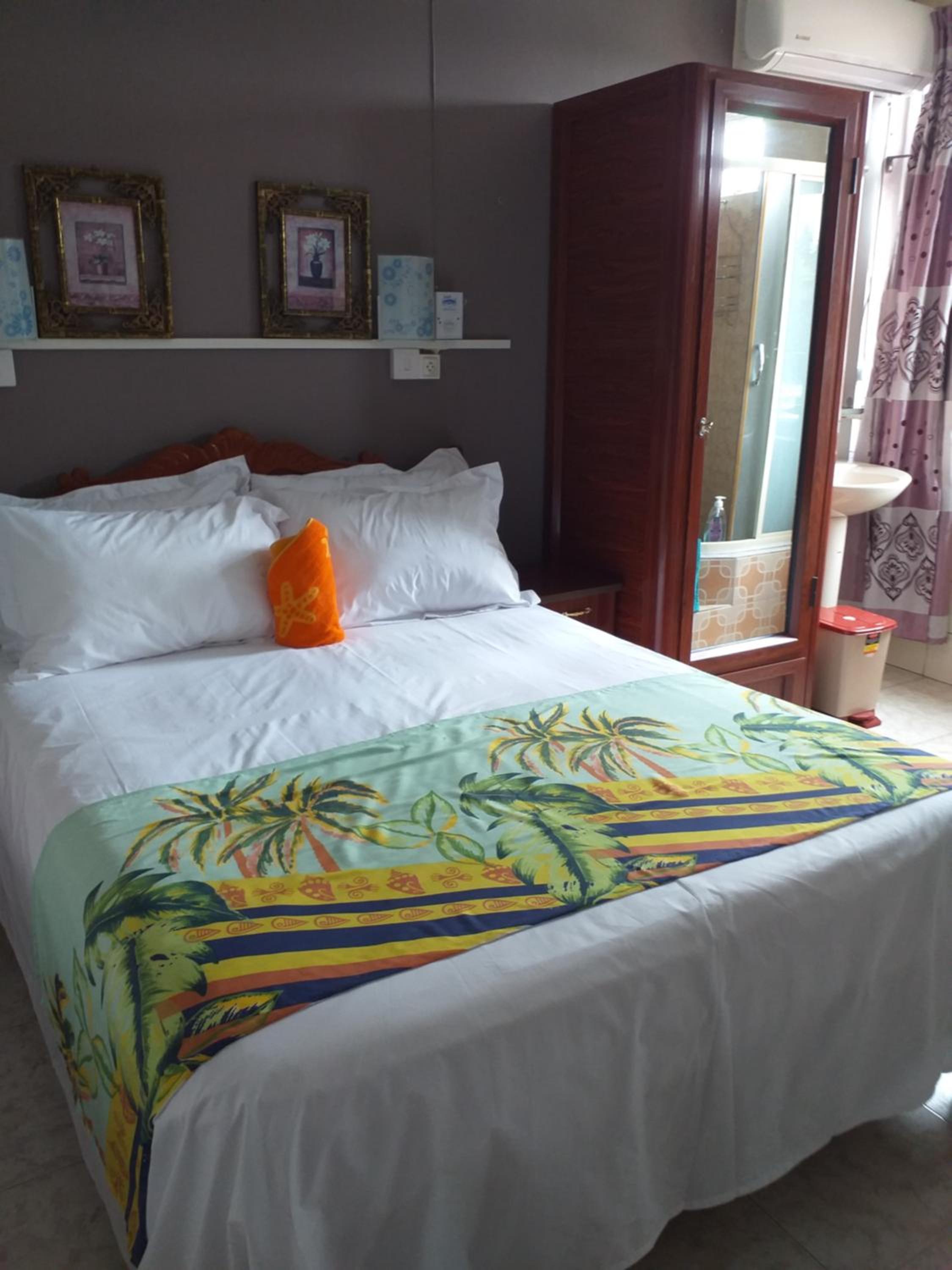Single Room with Private Bathroom