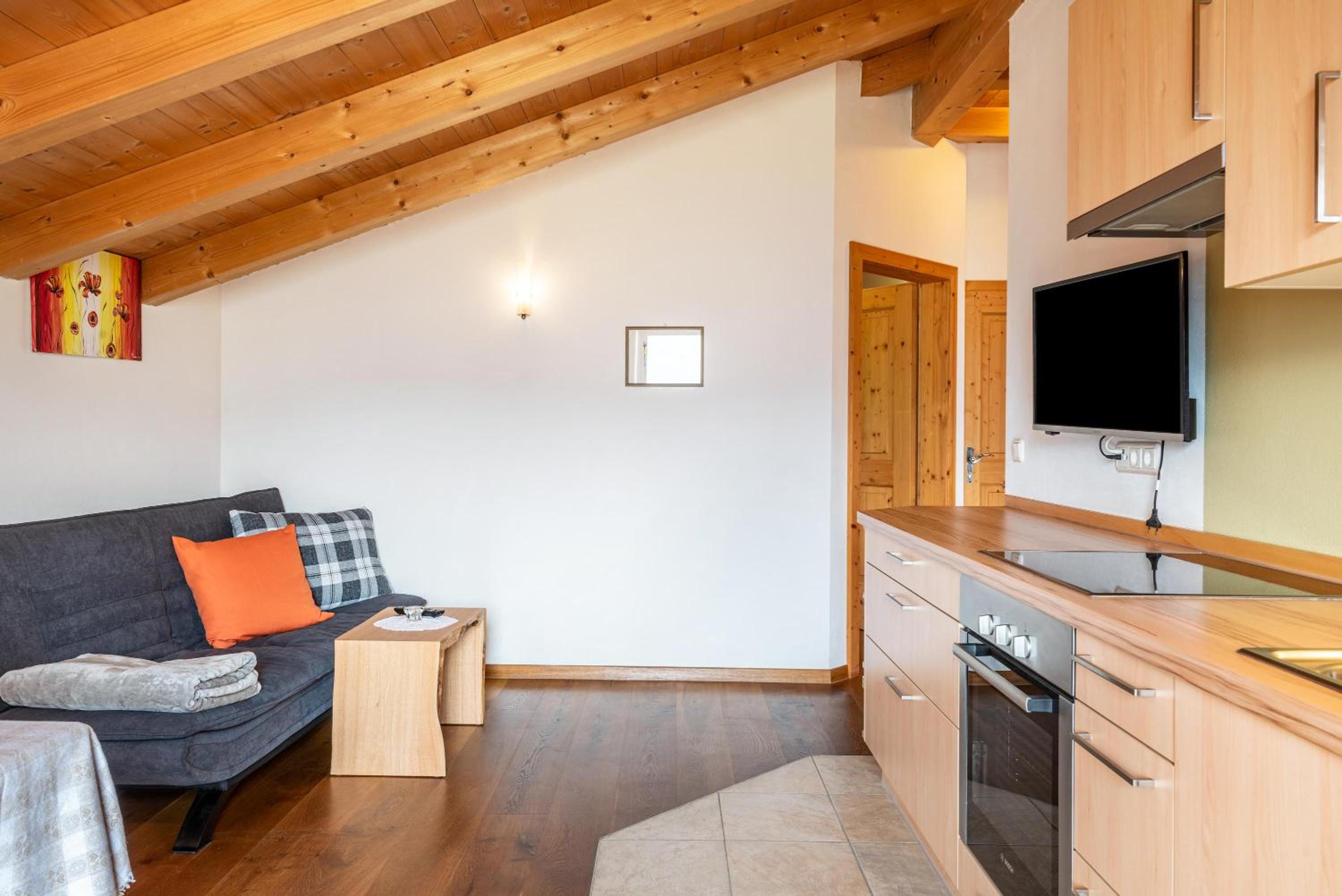 Two-Bedroom Deluxe Apartment with Garden View