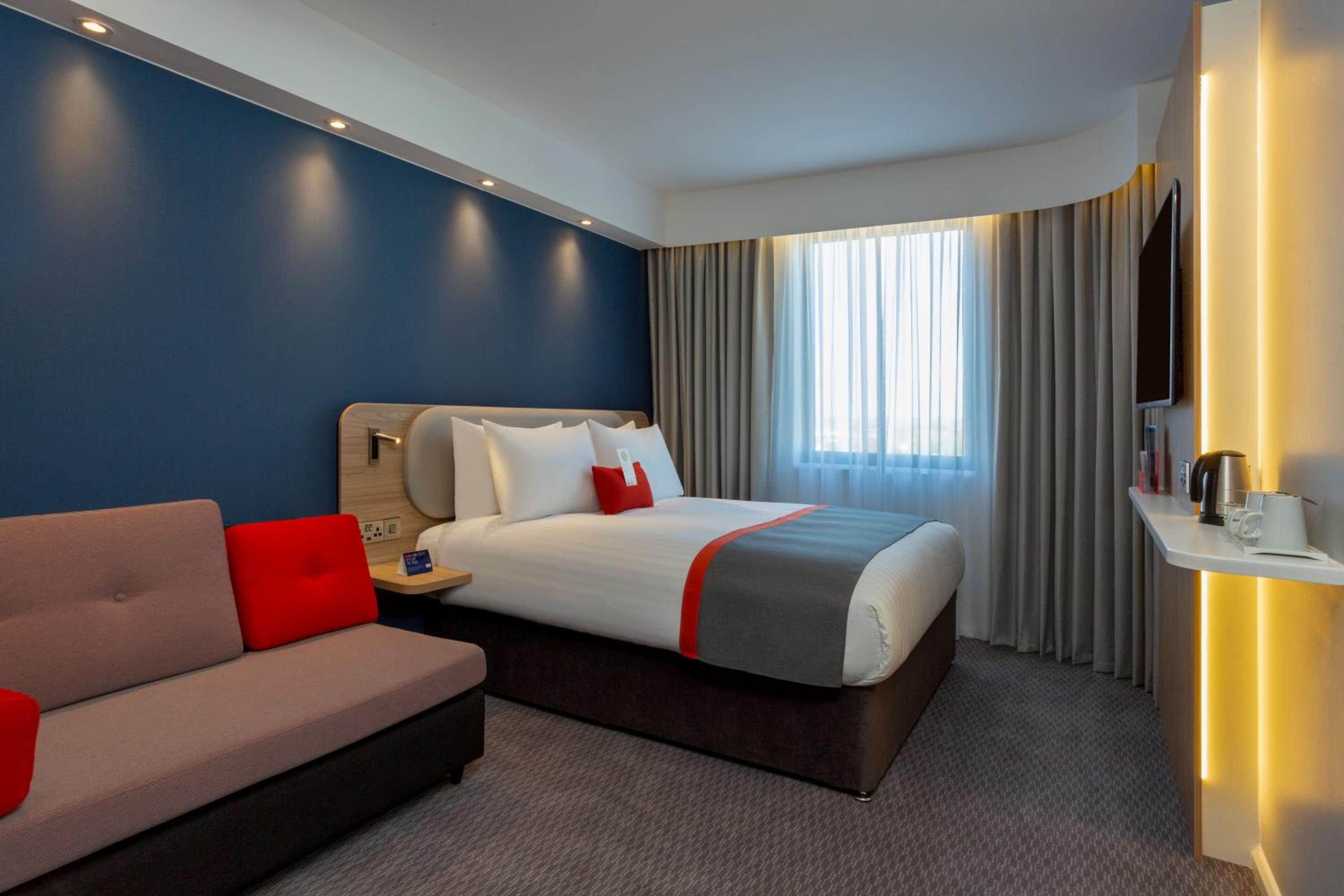 Standard Double Room with Sofa Bed and Free Hot Breakfast photo 2