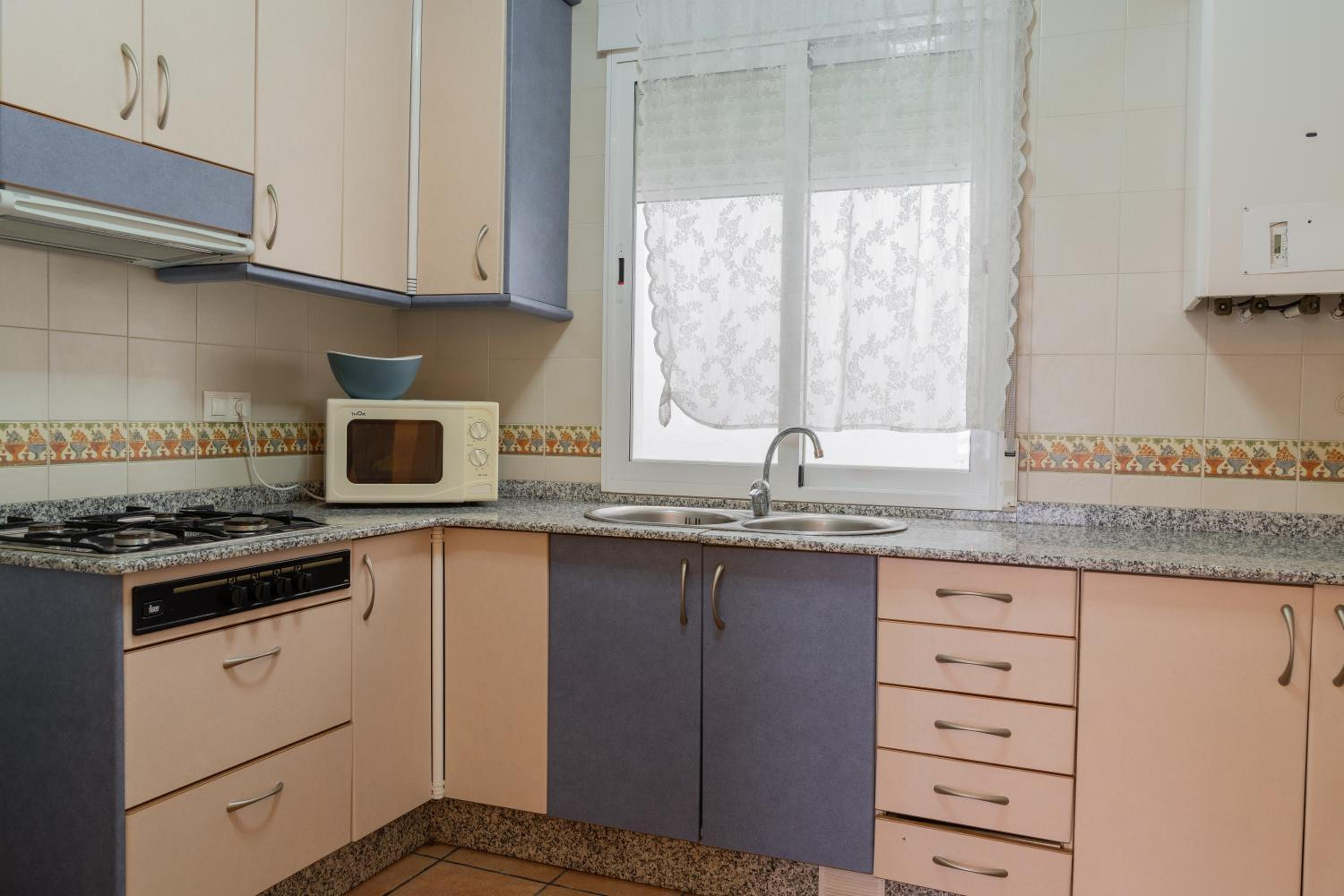 Two-Bedroom Villa (4-6 Adults) - Photo 6