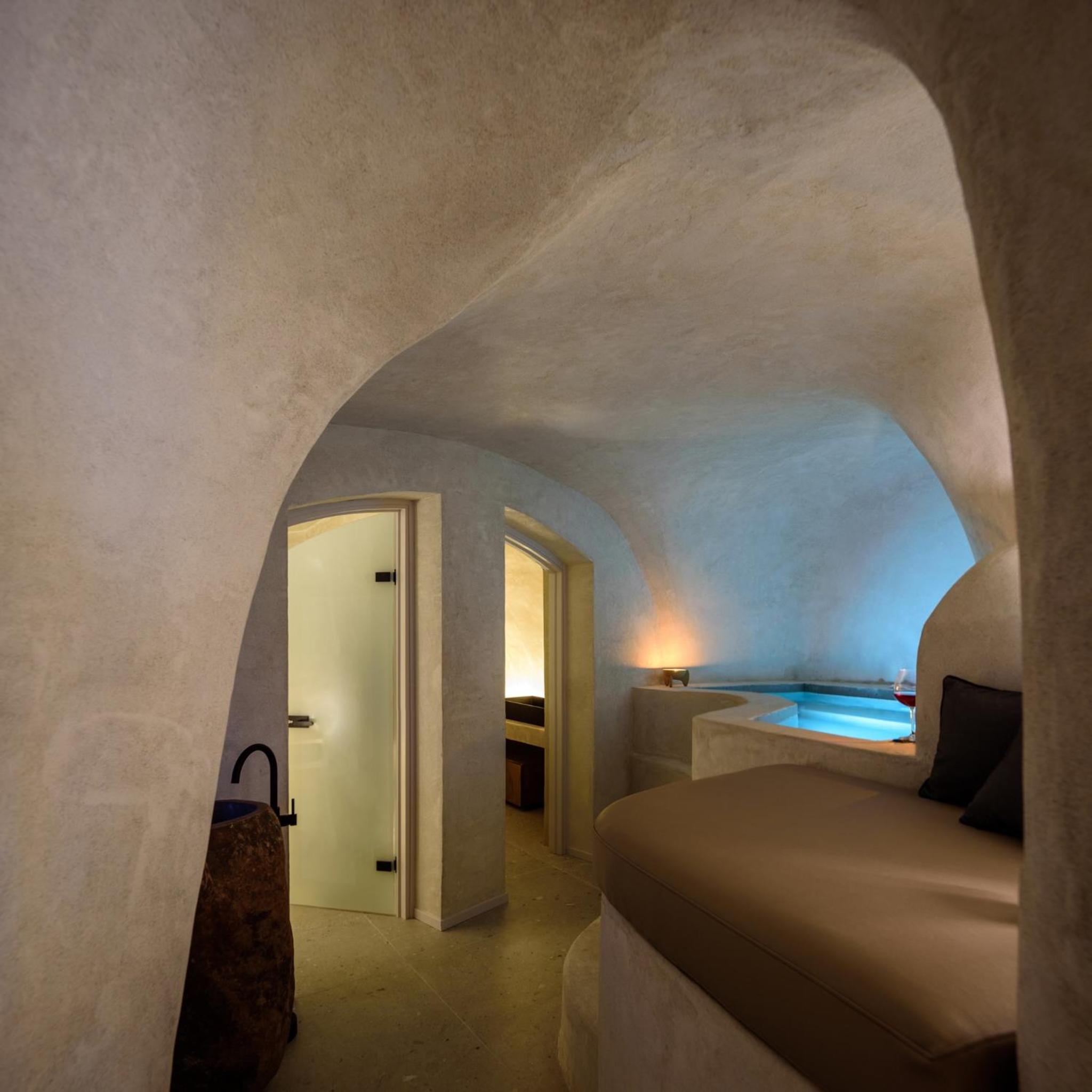 Deluxe Two-Bedroom Suite with Caldera View and Indoor & Outdoor Hot Tub