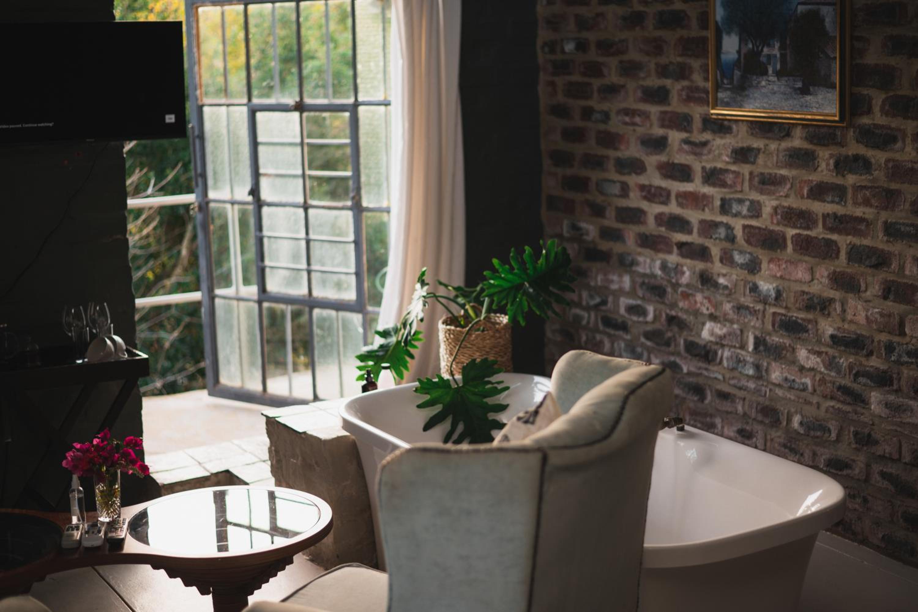 Deluxe Junior Suite - Photo 2