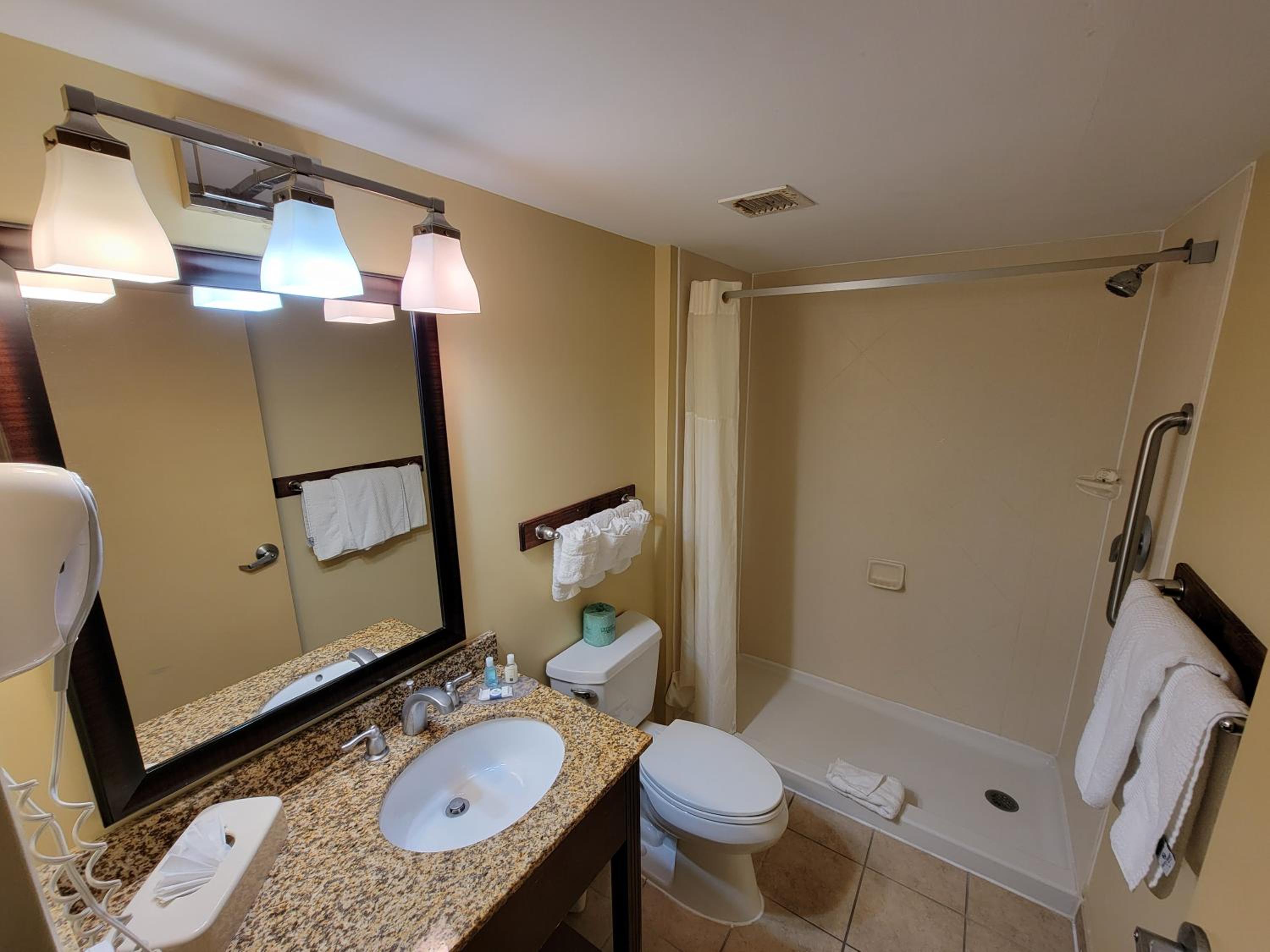 Standard Room with Two Double Beds - Smoking - Photo 8