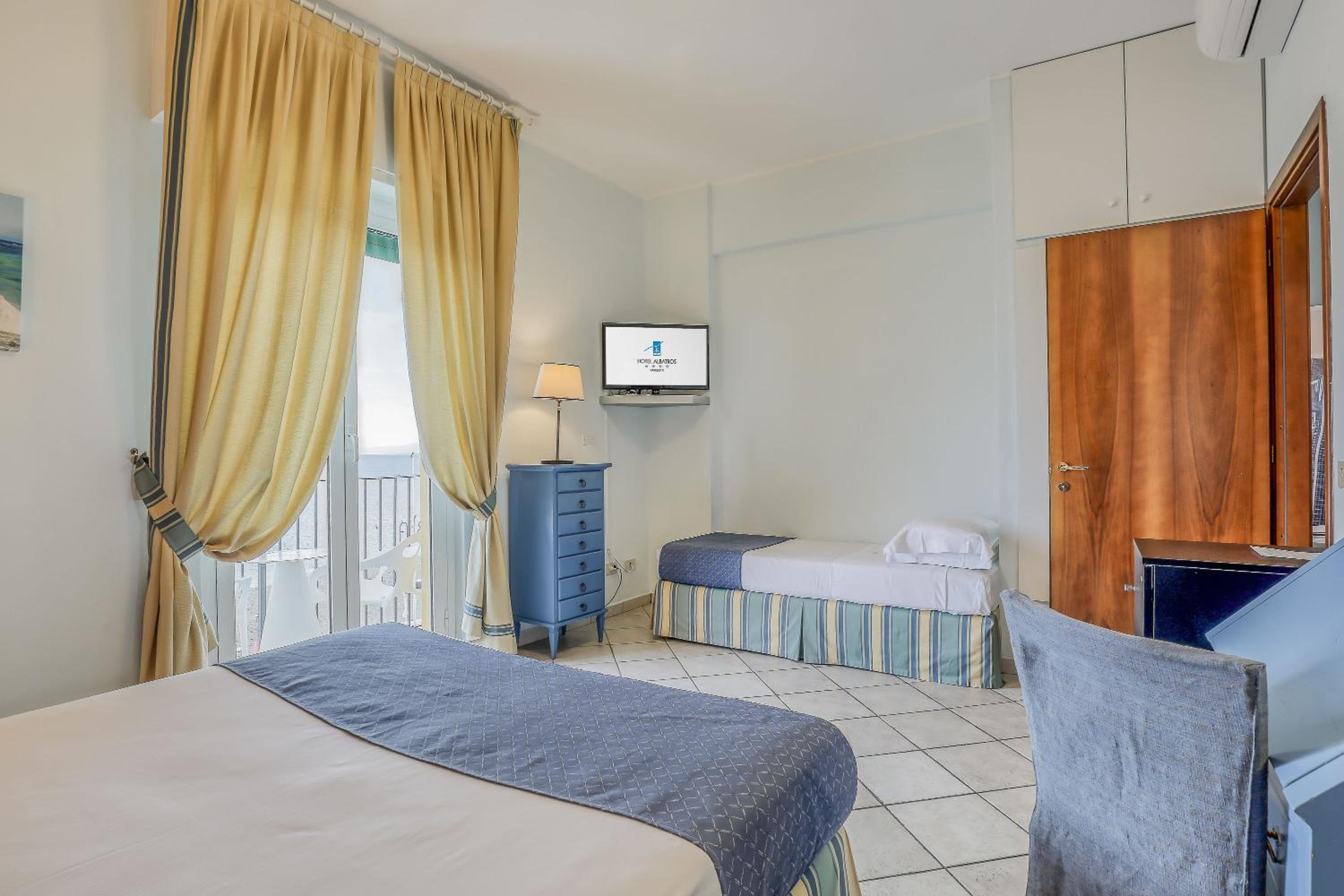 Triple Room with Sea View photo 3