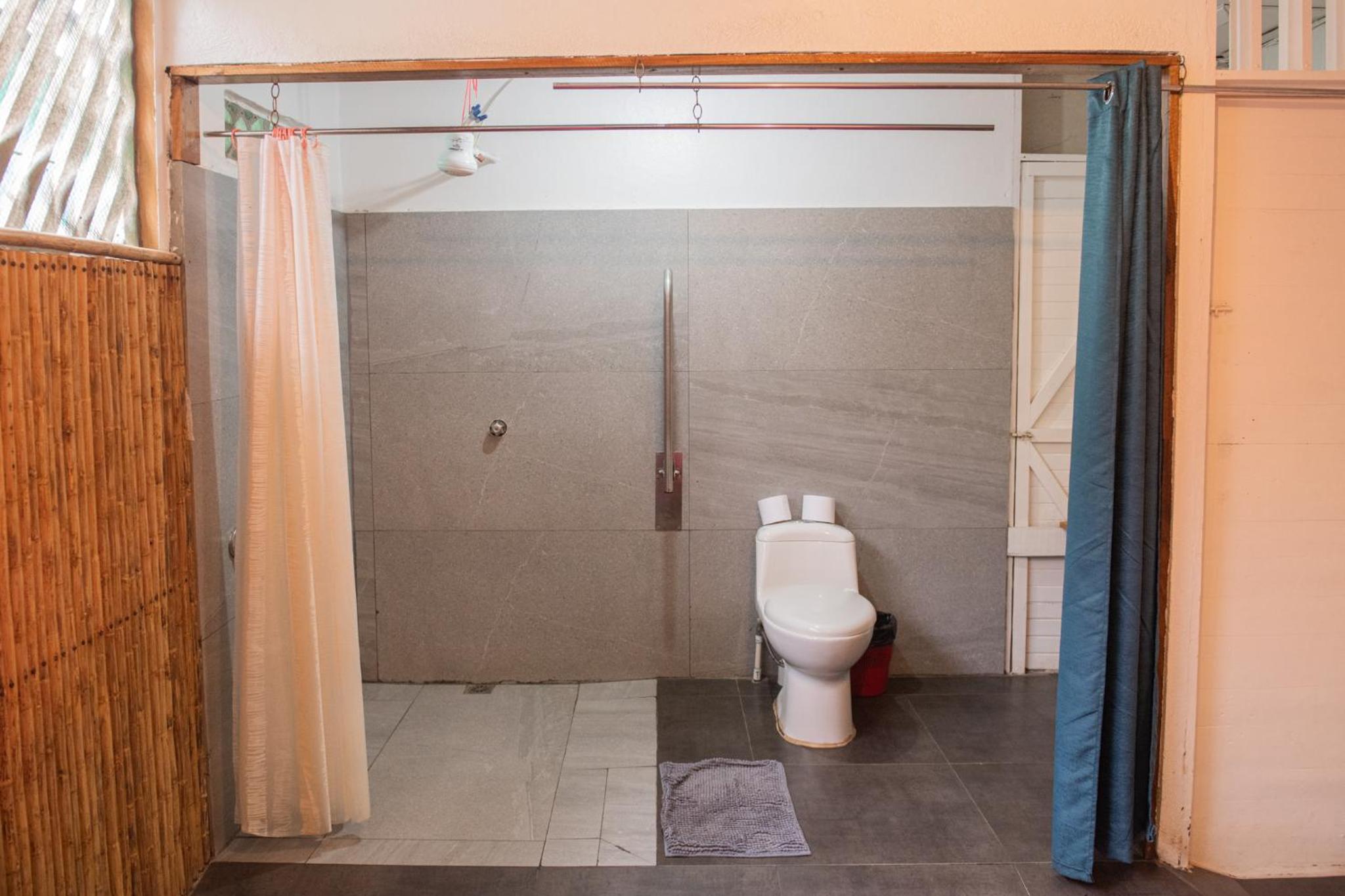 Twin Room with Bathroom photo 2