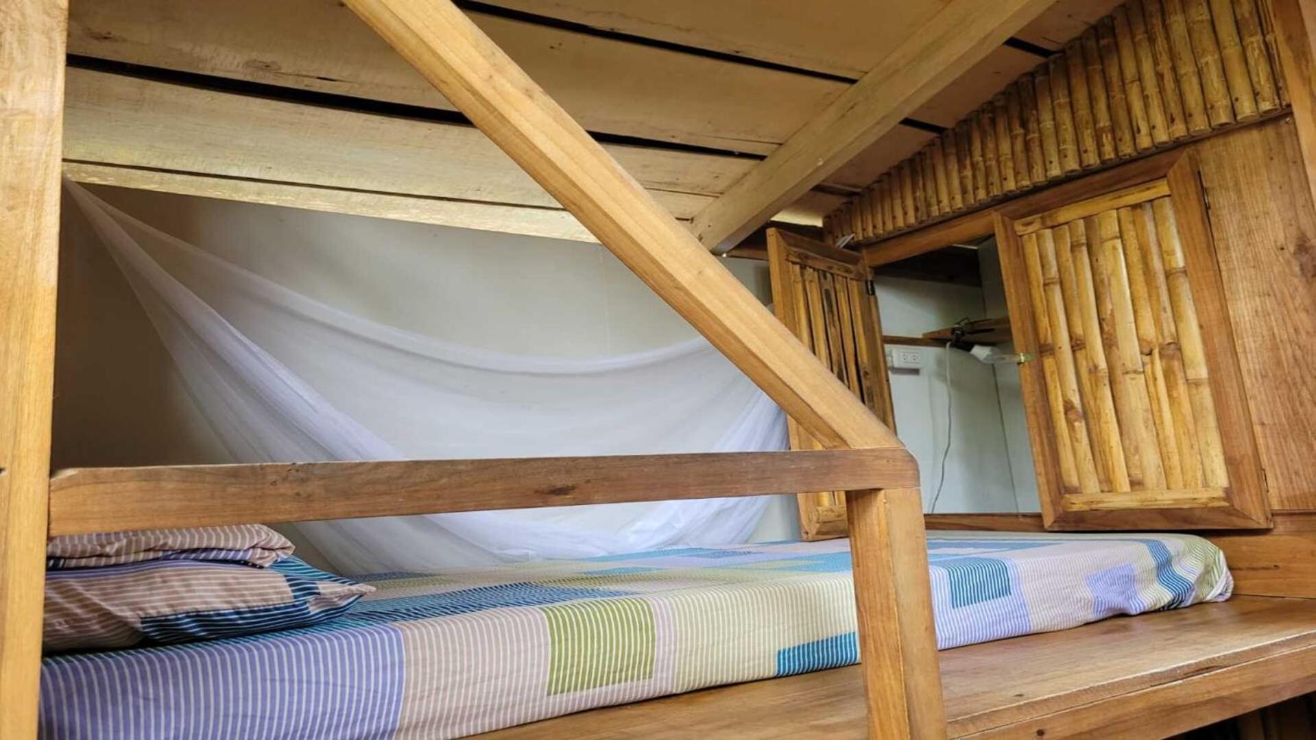 Bed in 10-Bed Mixed Dormitory Room photo 3