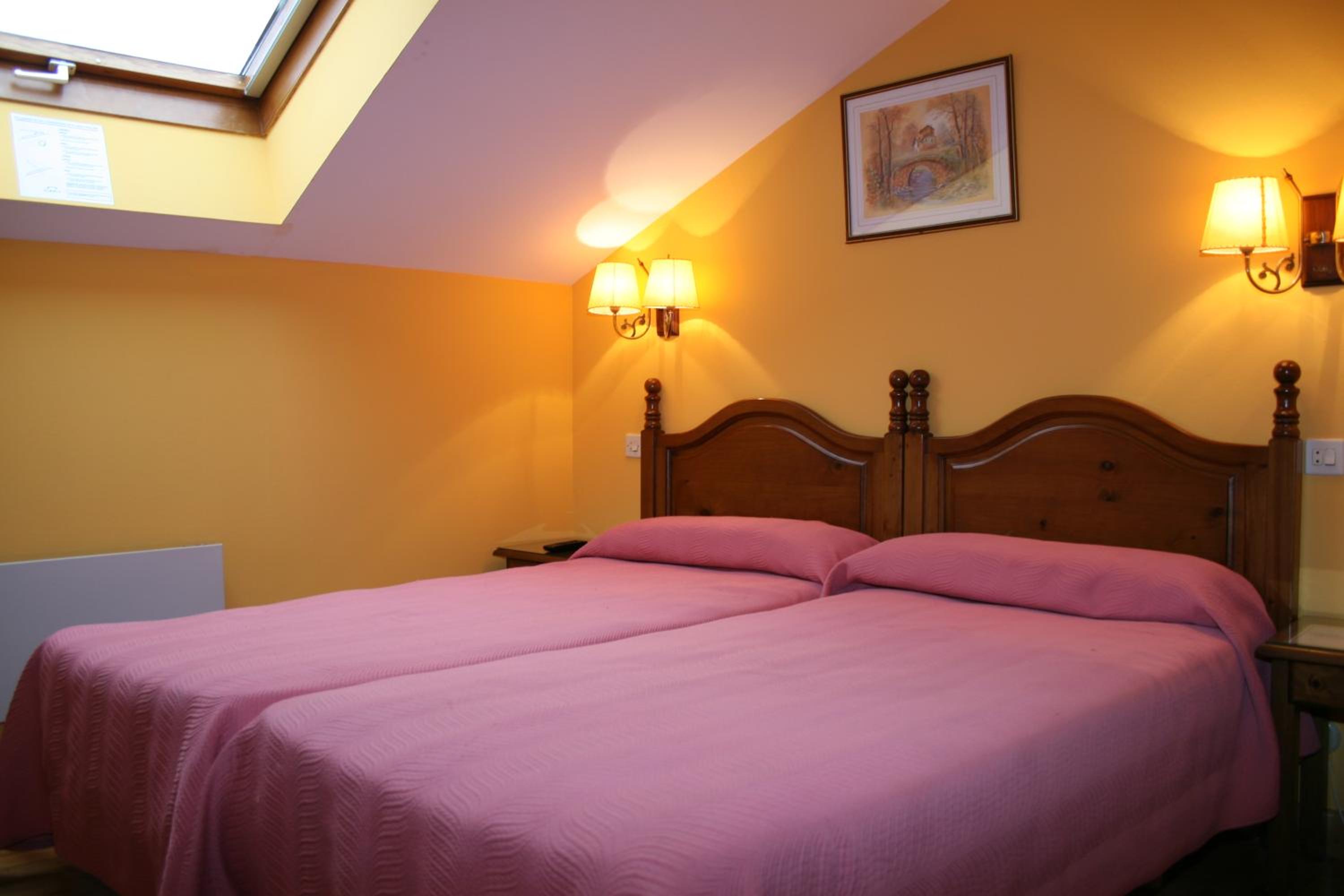 Double or Twin Room - Photo 28