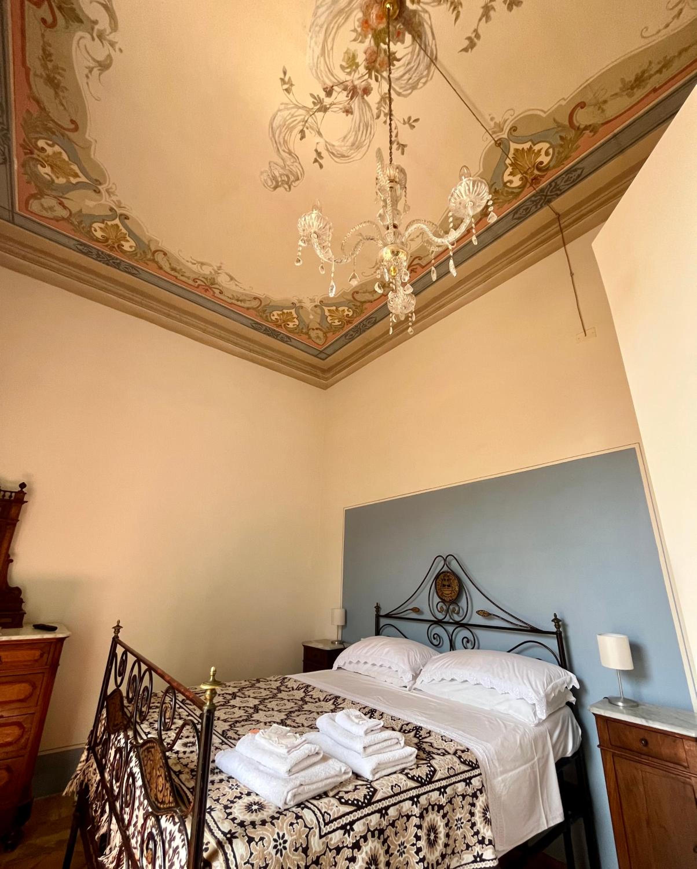 Double Room - Photo 3