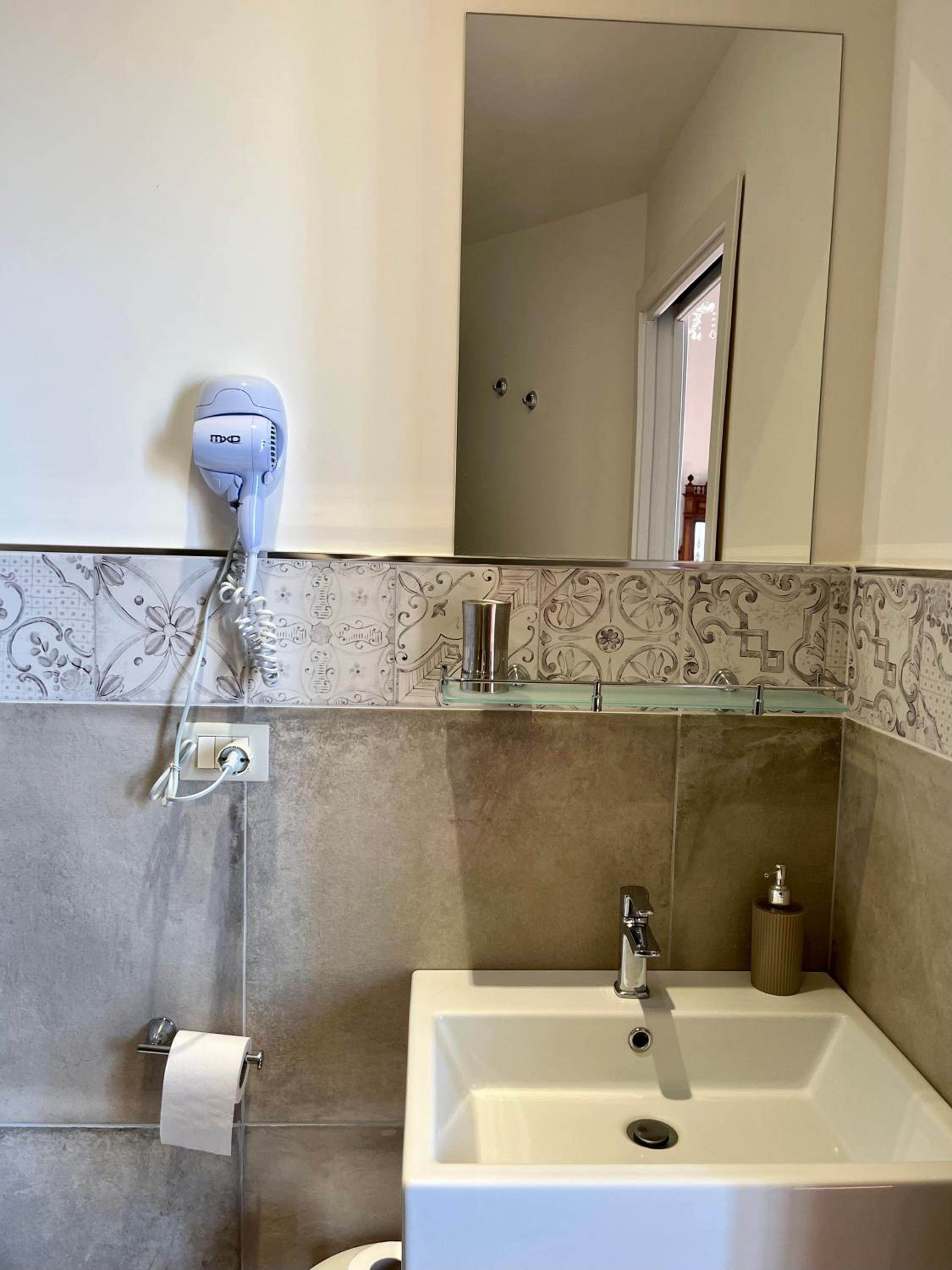 Double Room - Photo 6