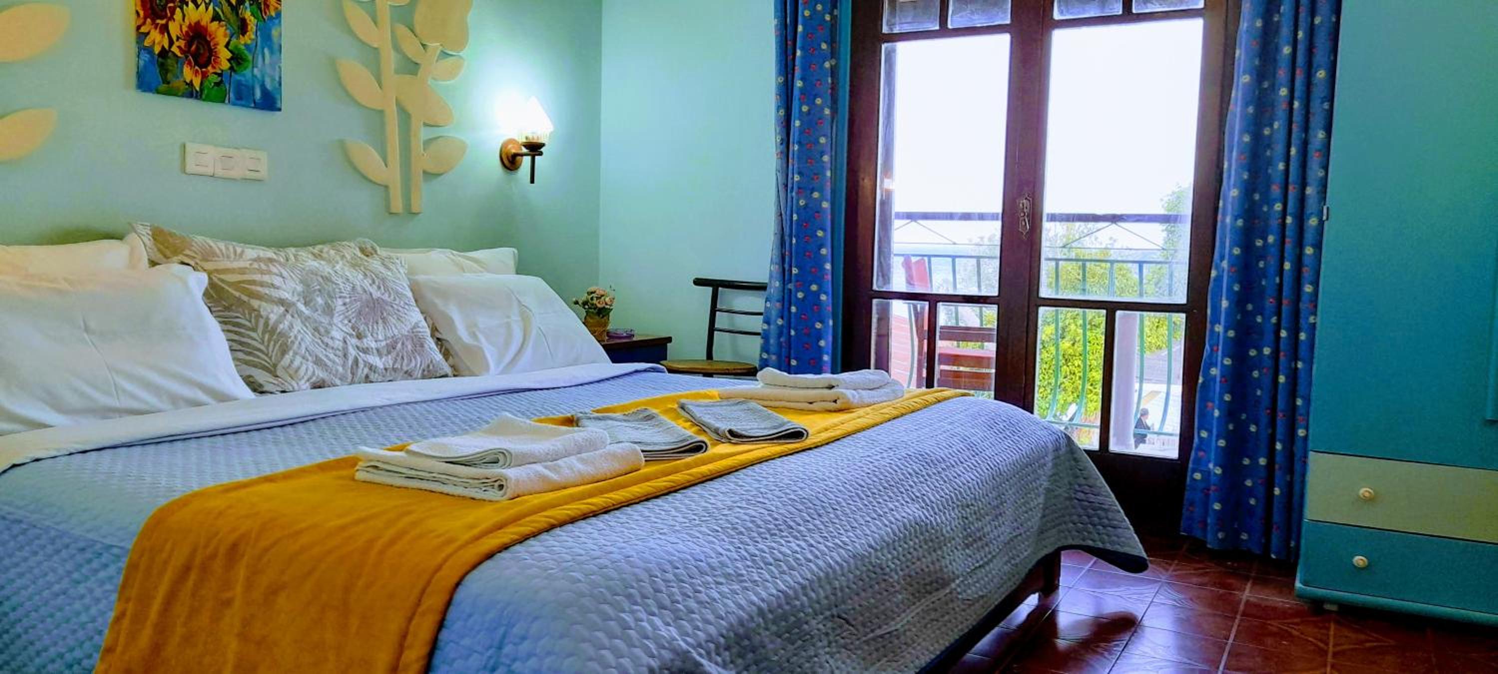 Deluxe Double Room with Balcony and Sea View