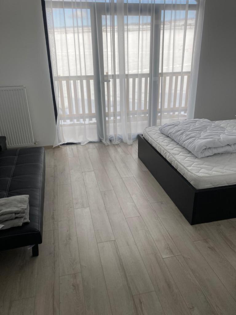 Deluxe Double Room (2 Adults + 1 Child) photo 1