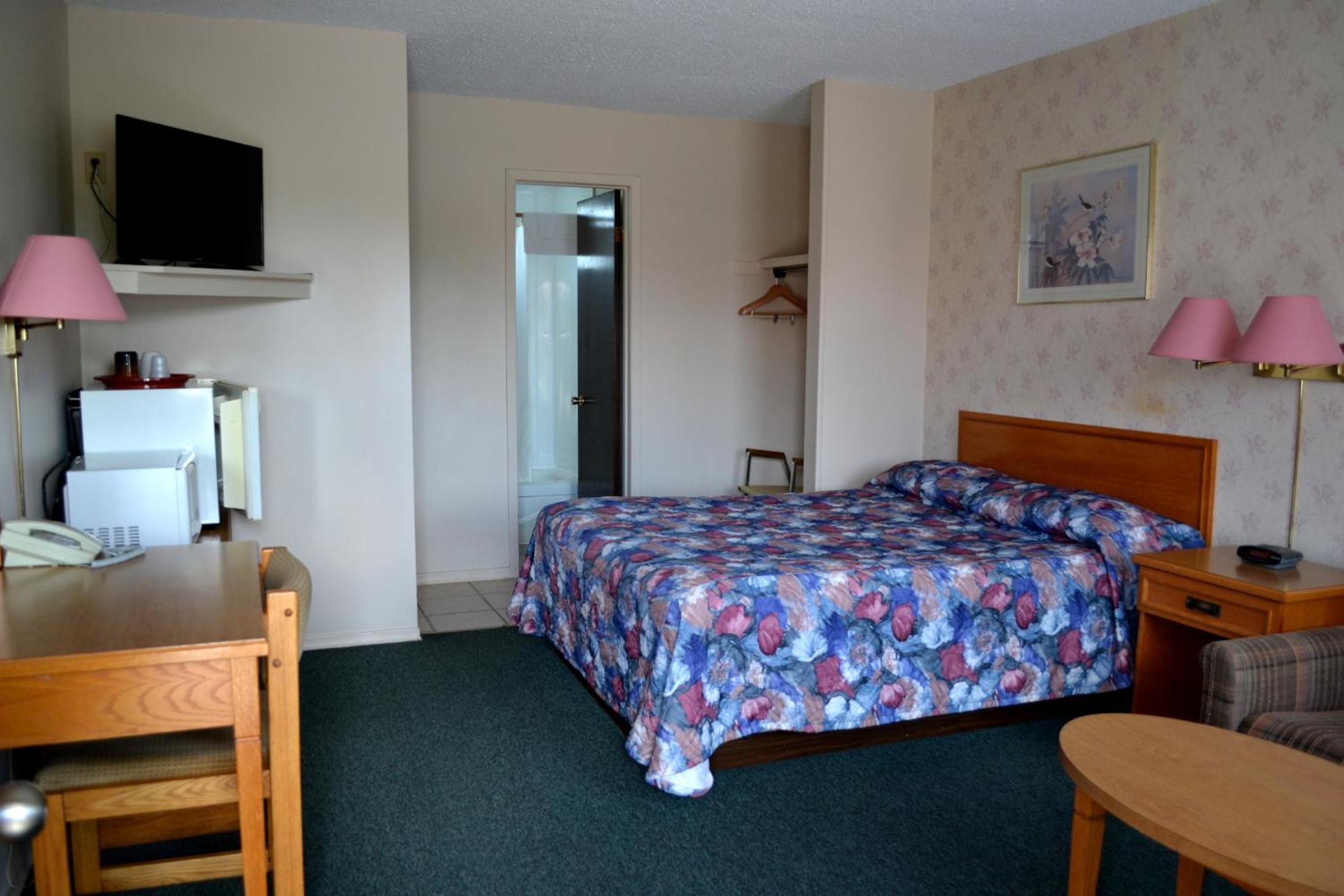 Queen Room photo 3