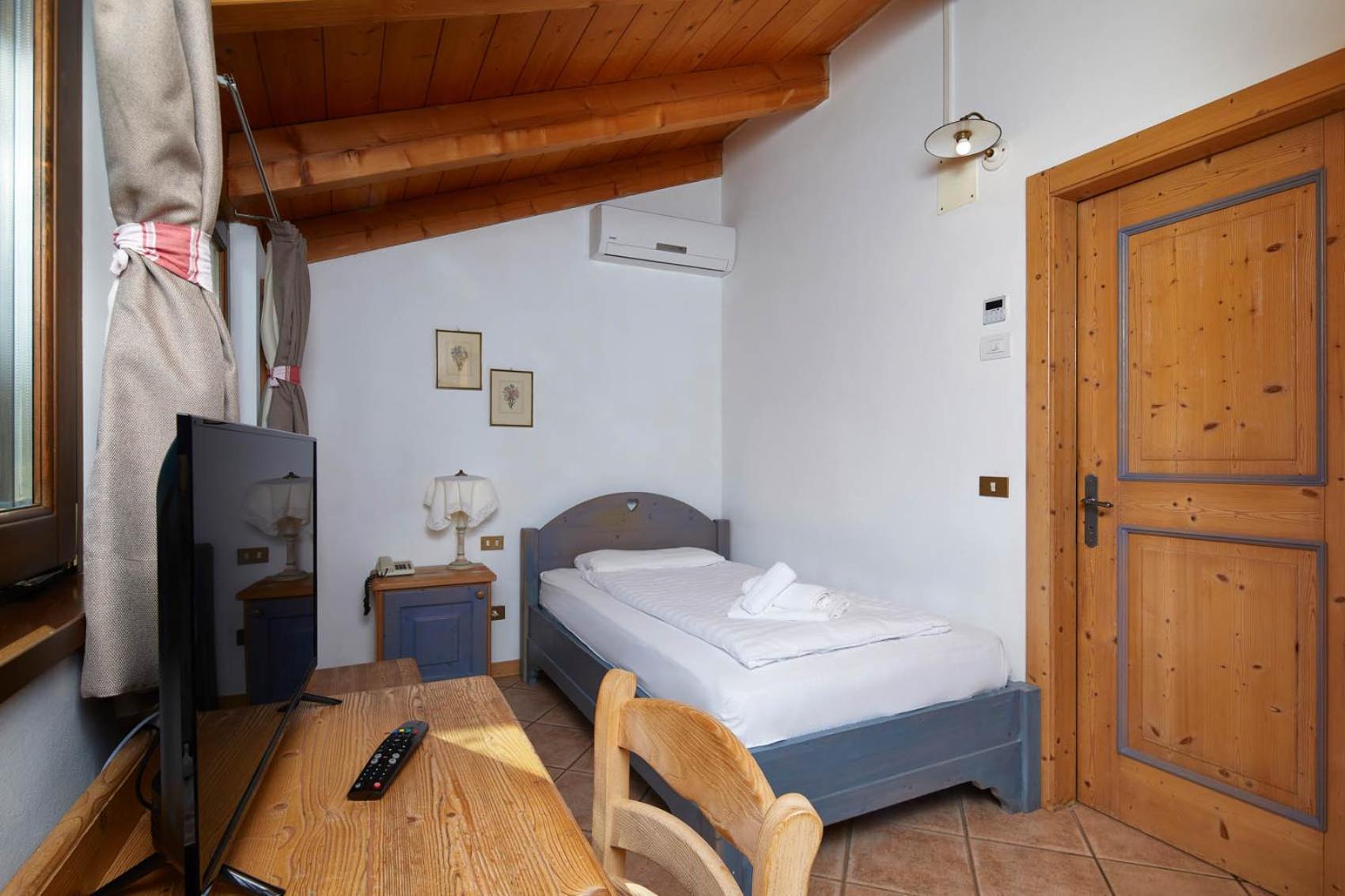 Single Room photo 1