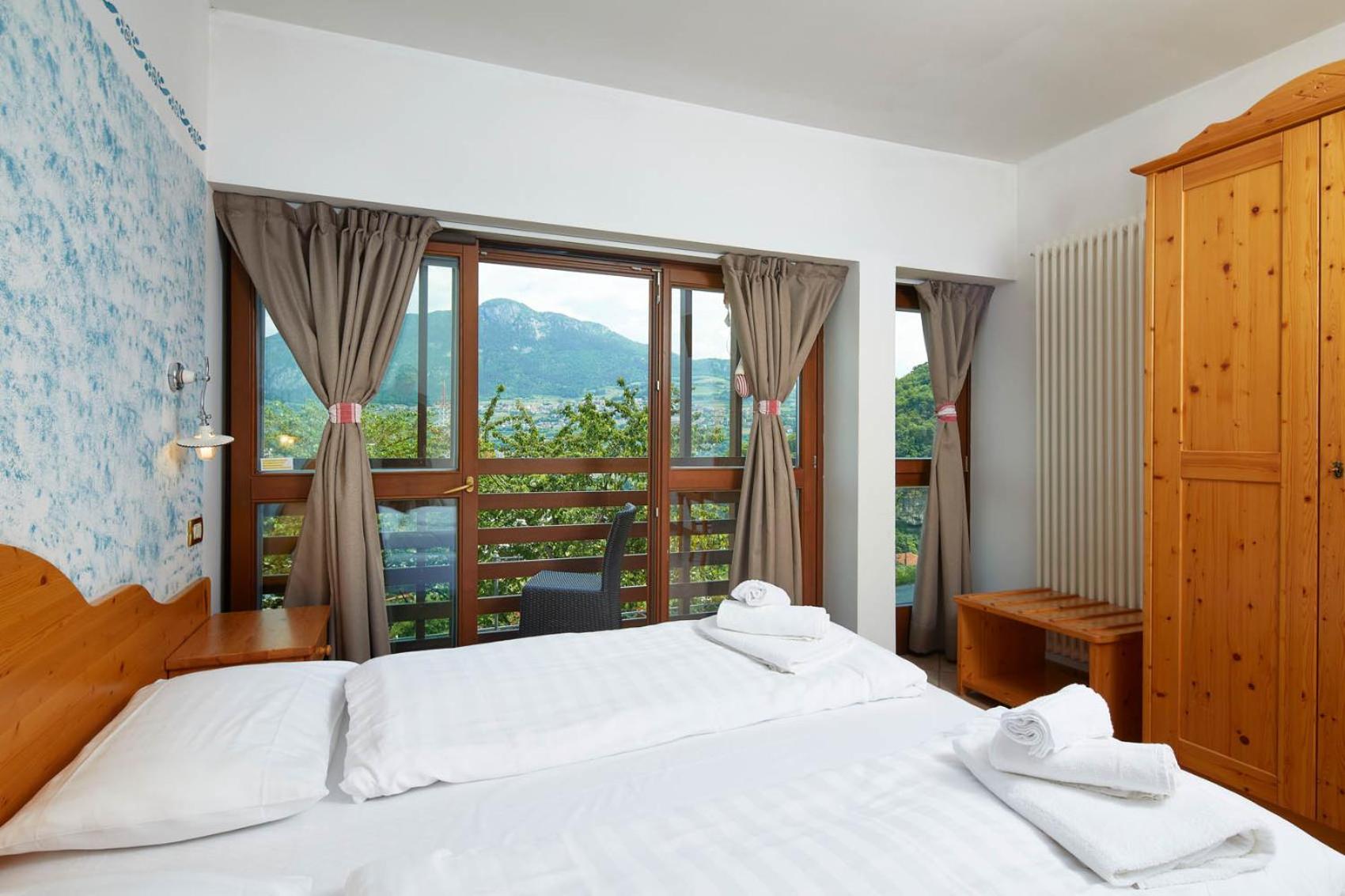 Double or Twin Room with Balcony photo 2