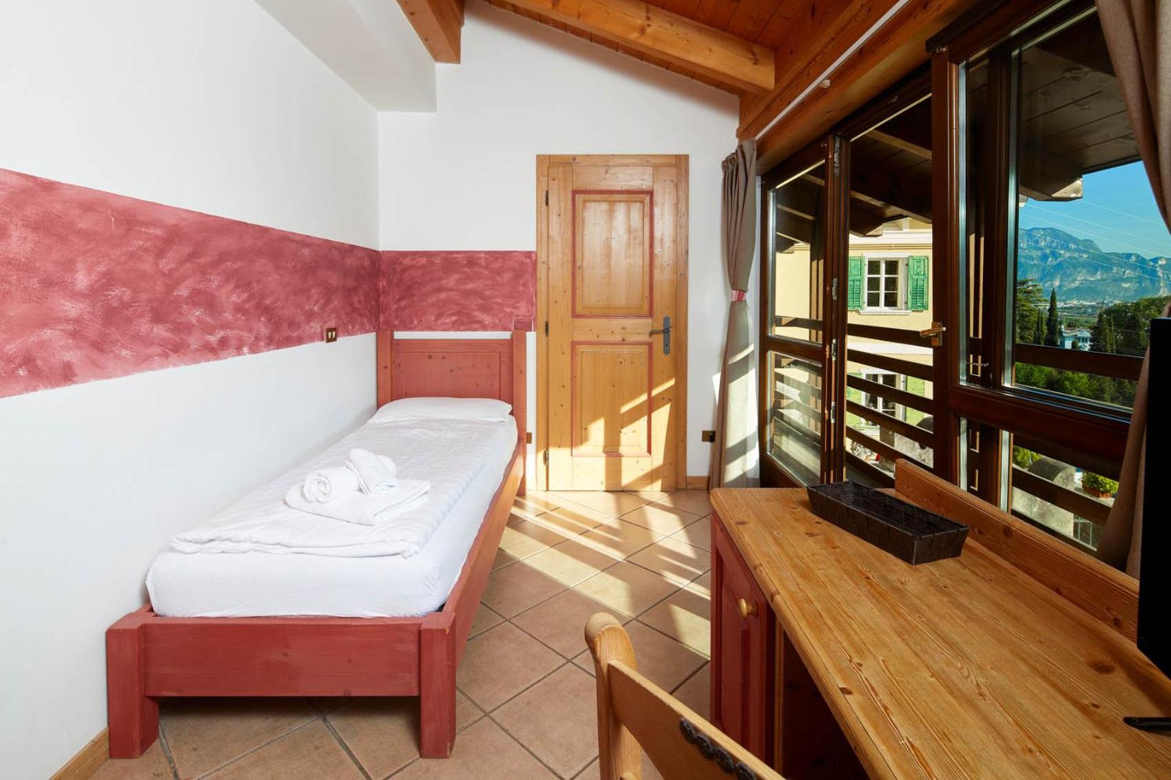 Standard Twin Room with Balcony photo 1