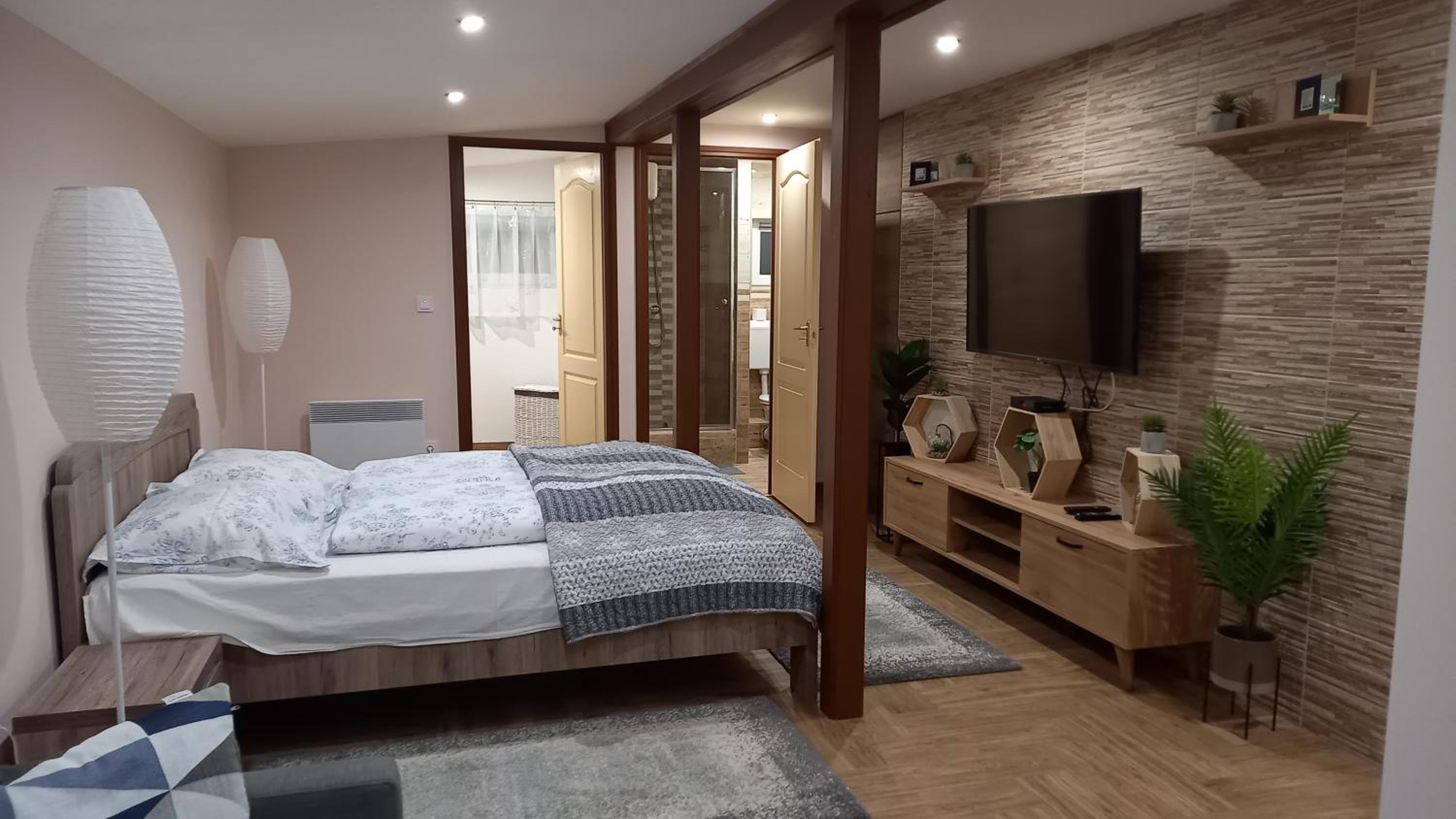Apartment with Lake View photo 1