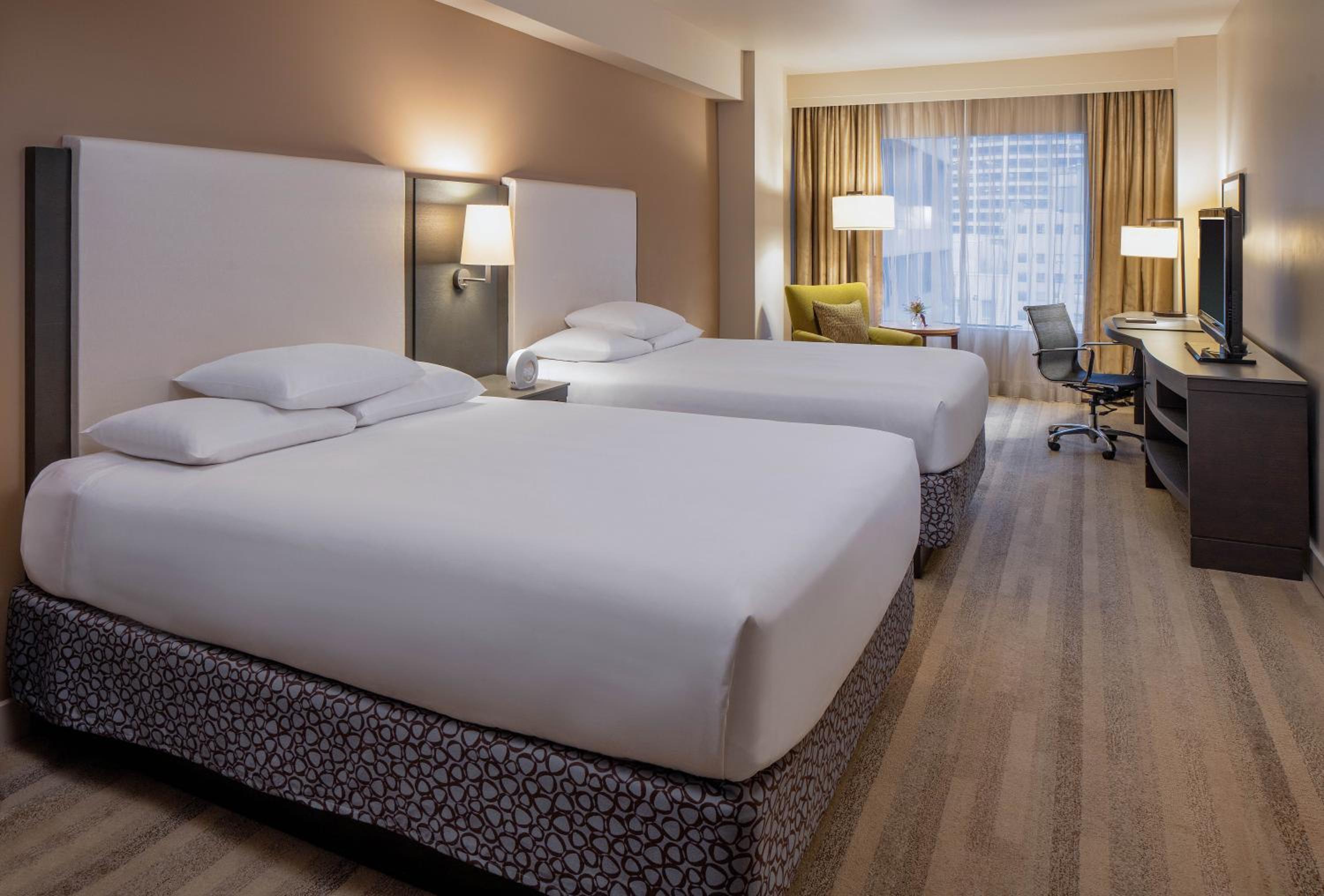 Queen Room with Two Queen Beds - Photo 3