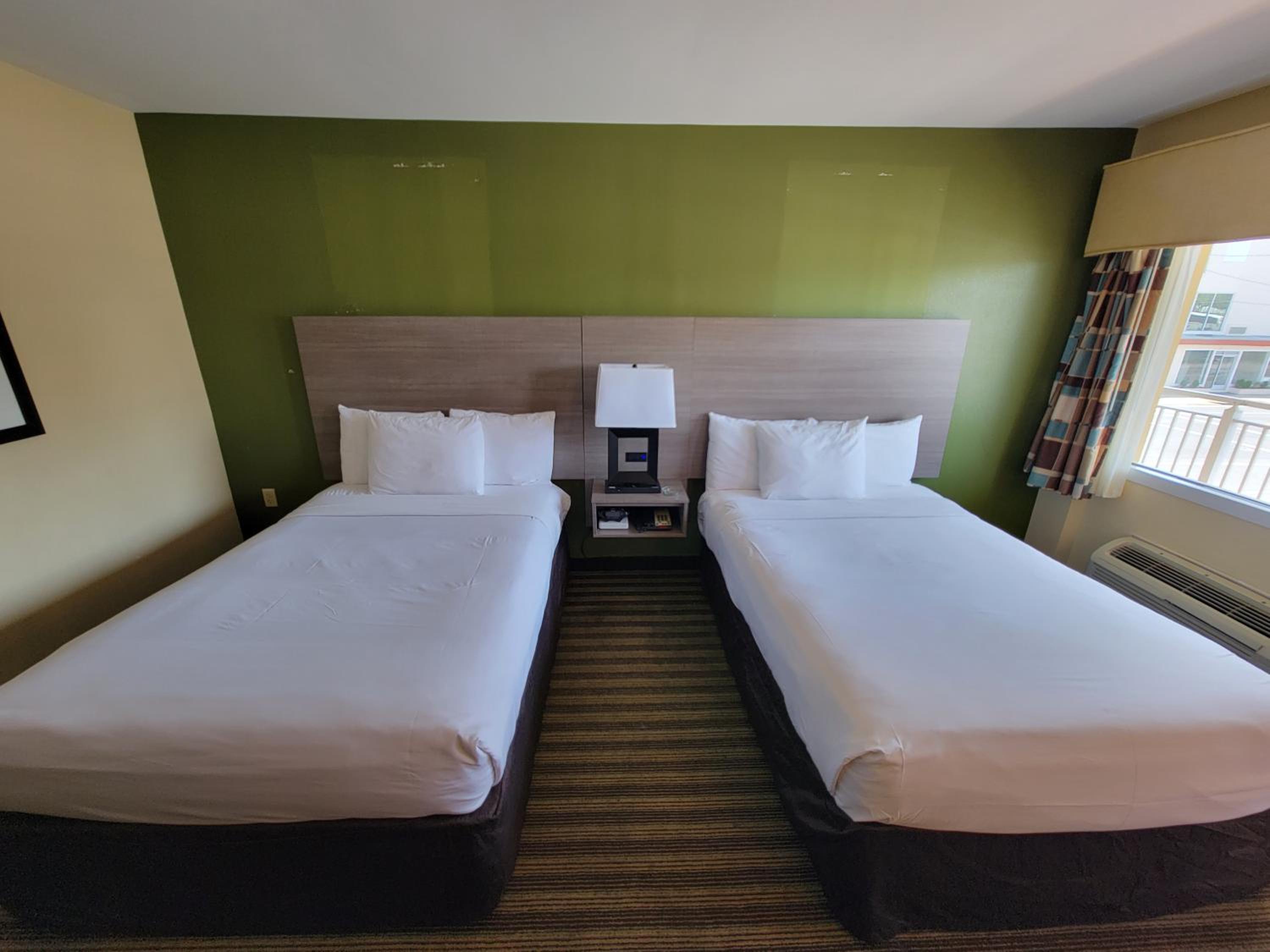 Standard Room with Two Double Beds - Smoking - Photo 1