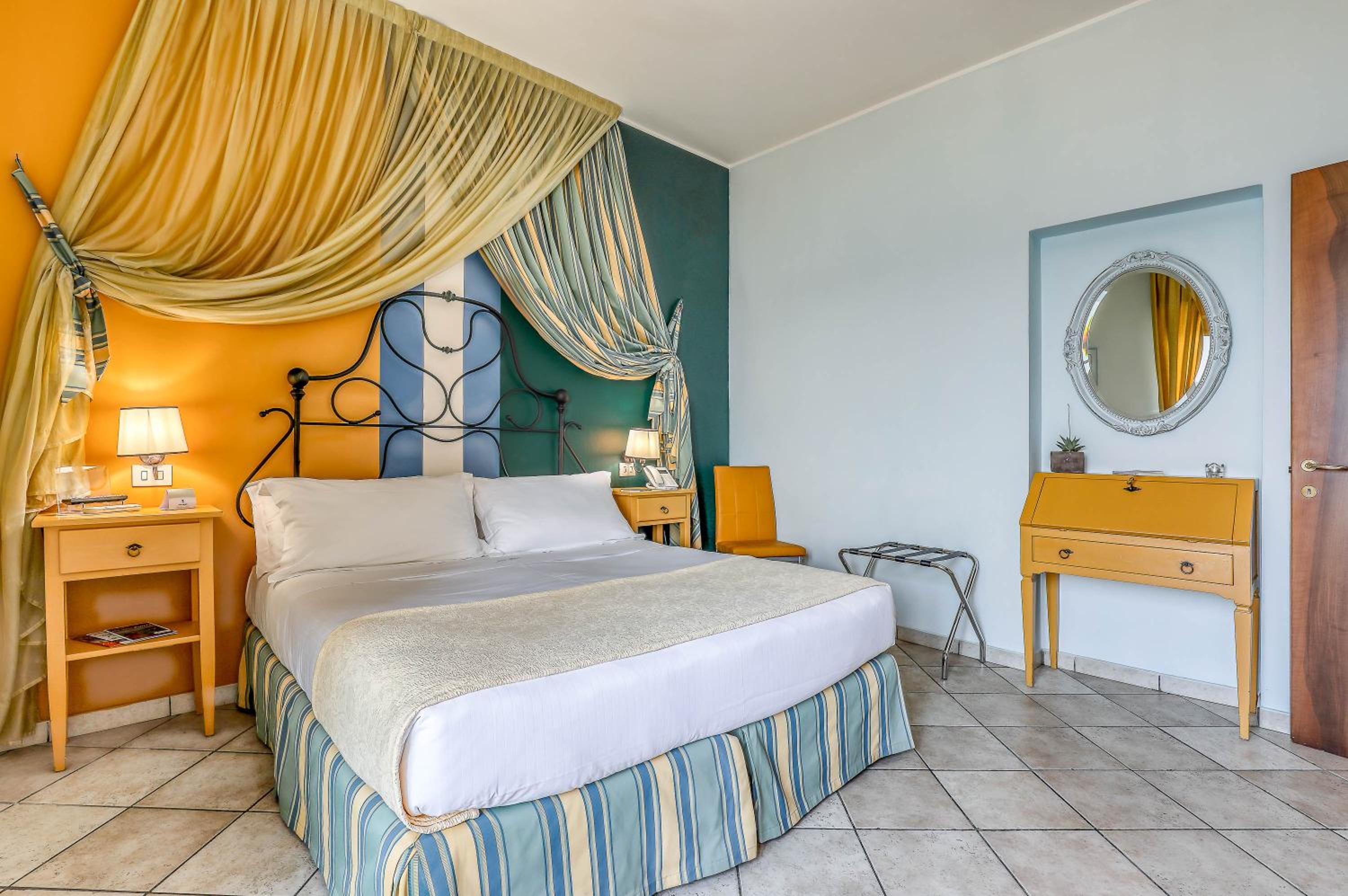 Deluxe Room with Sea View photo 1
