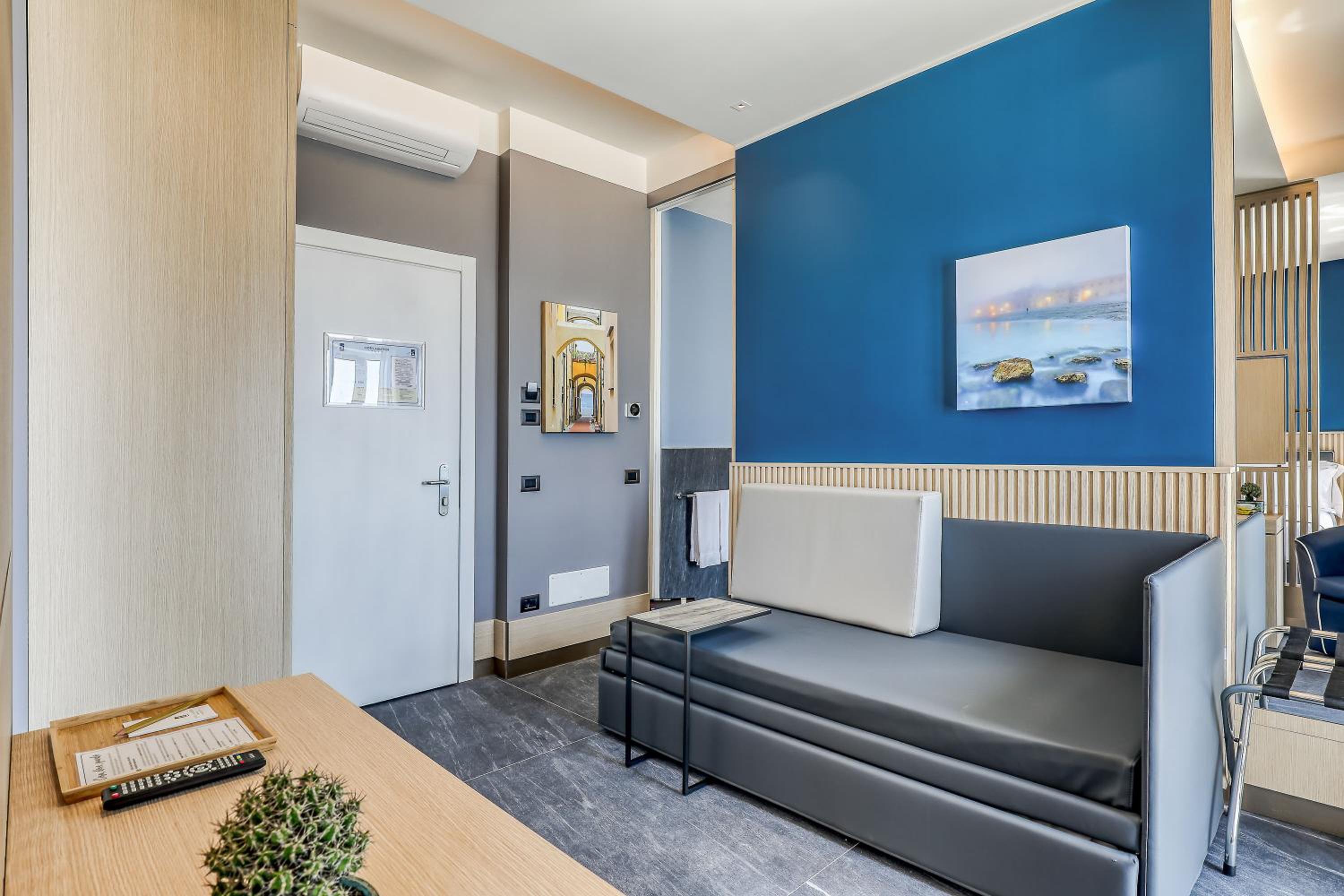 Junior Suite with Sea View photo 3