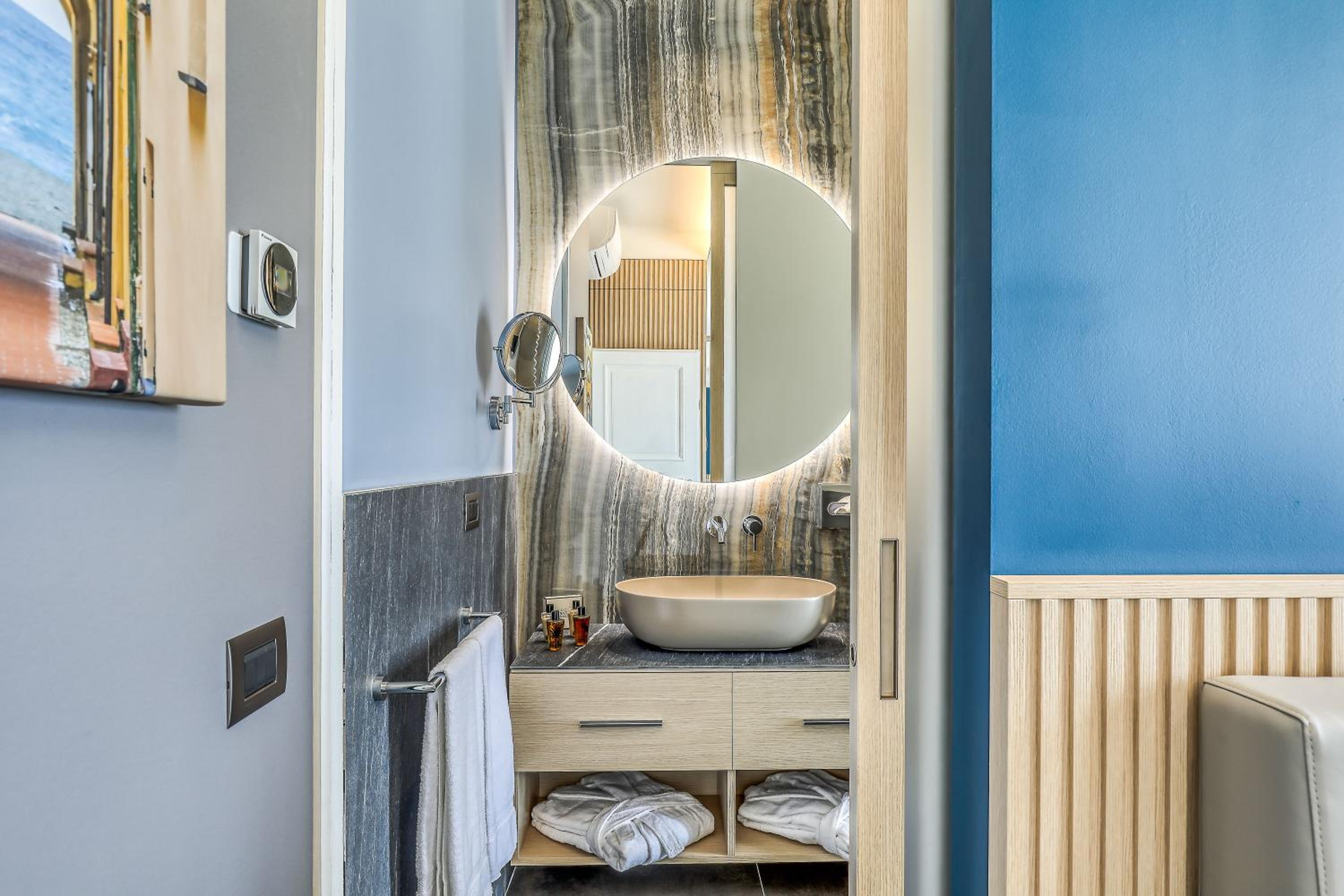 Junior Suite with Sea View photo 2