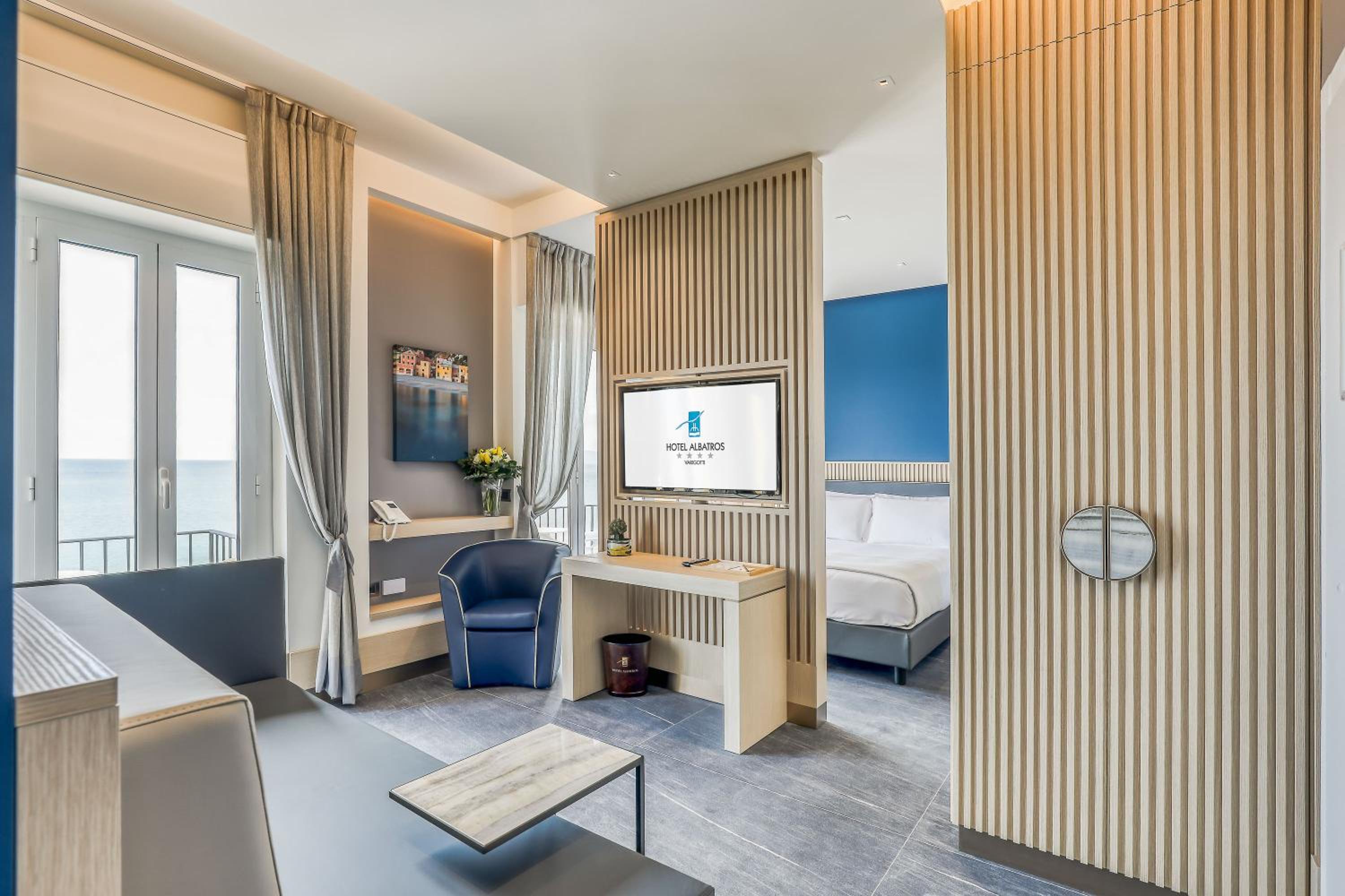 Junior Suite with Sea View photo 1