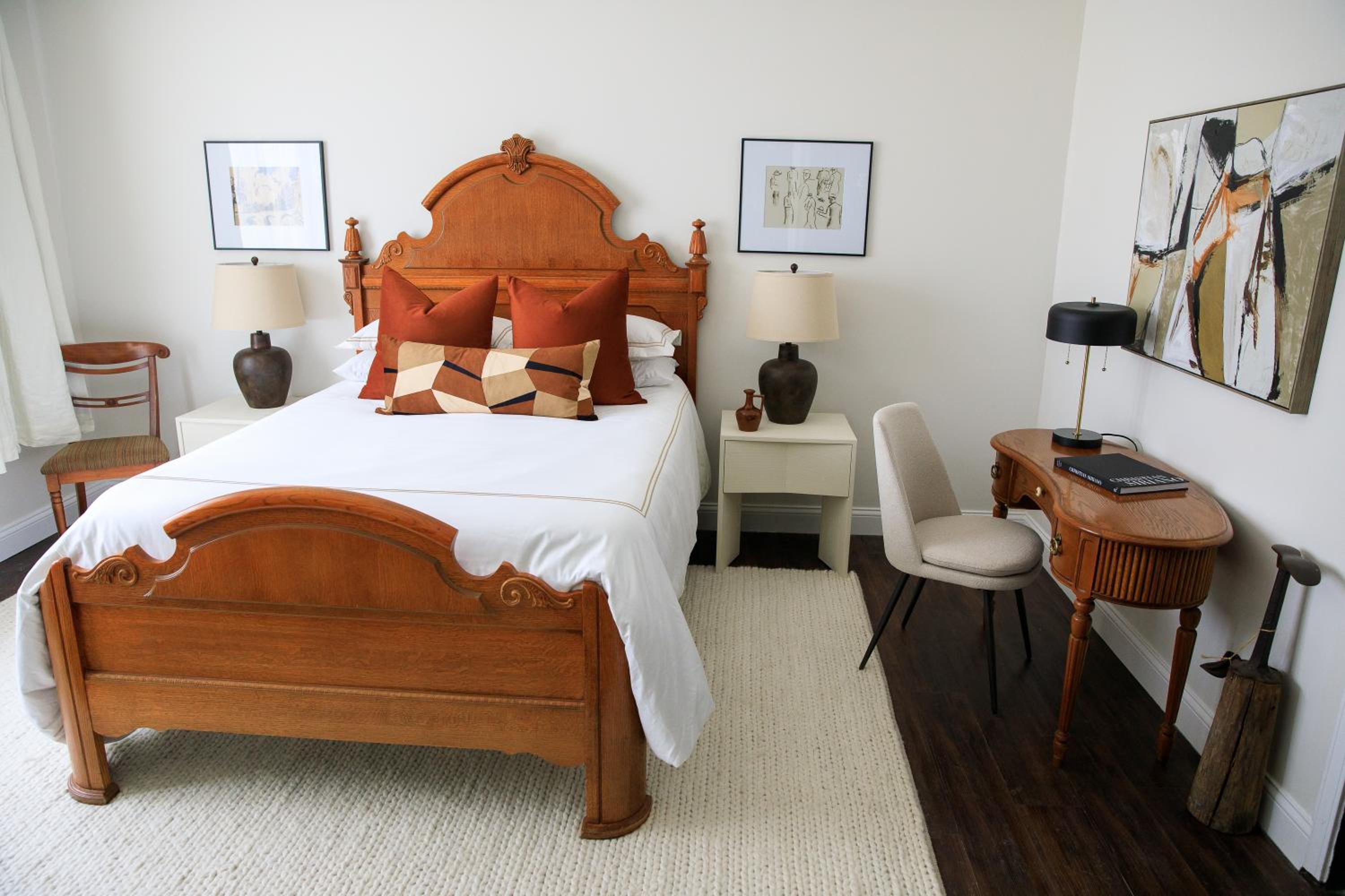Queen Room photo 2